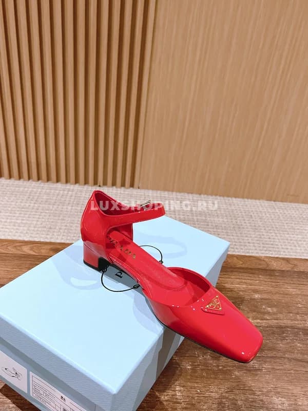 Туфли Prada красные на низком каблуке - фото 2