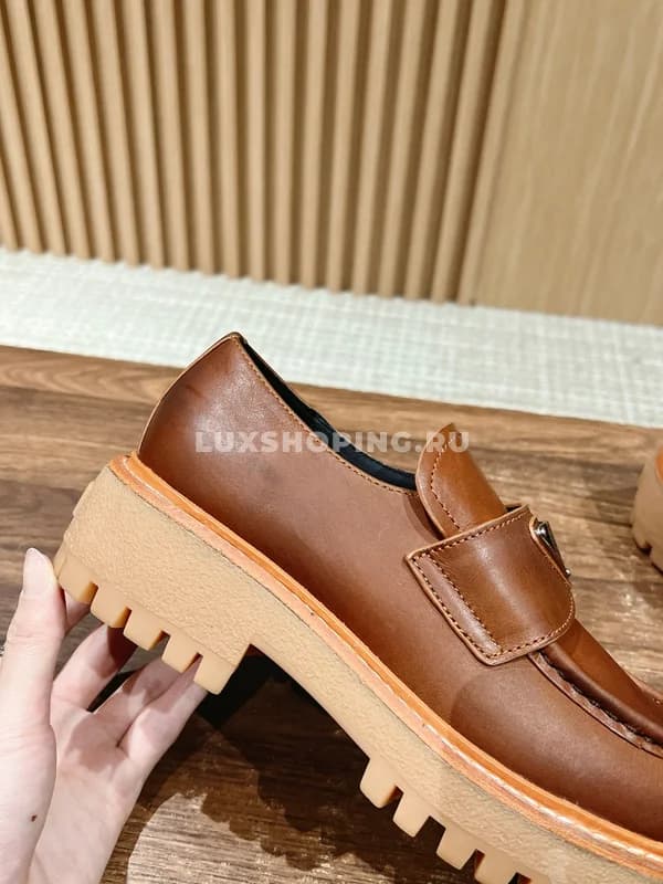 Лоферы Prada коричневые - фото 3