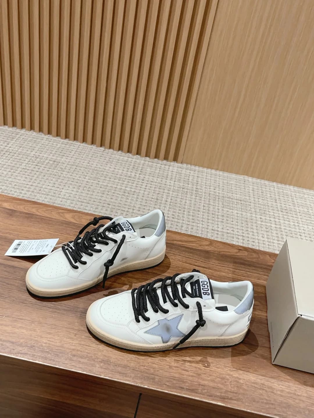 Кеды Golden Goose Ballstars с синей звездой - фото 2