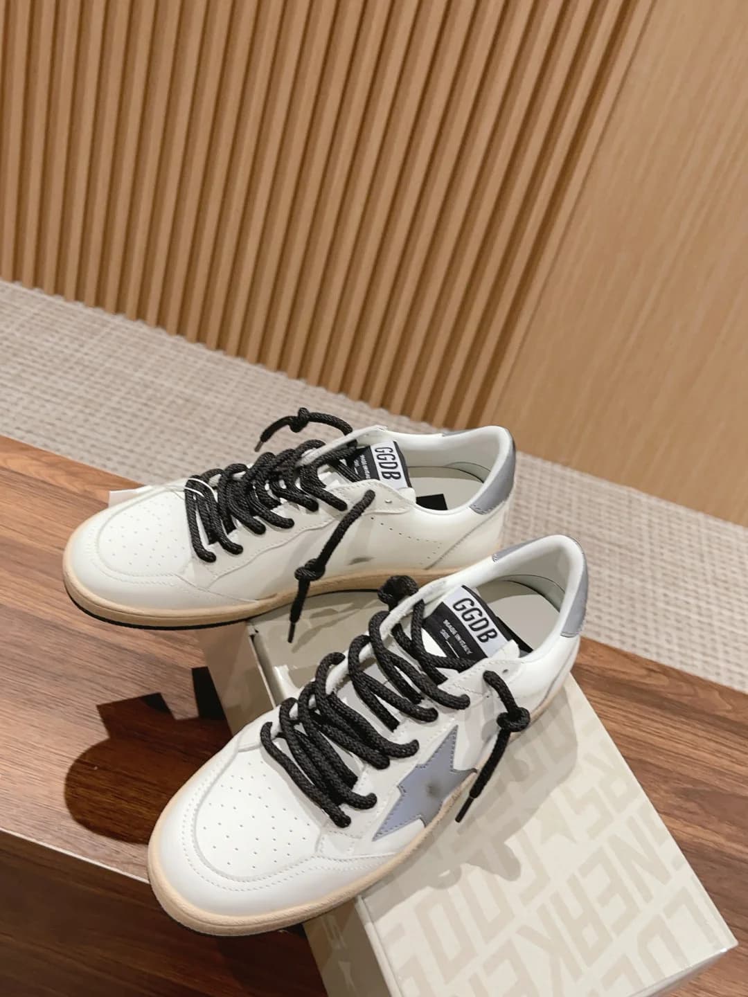 Кеды Golden Goose Ballstars с синей звездой - фото 3