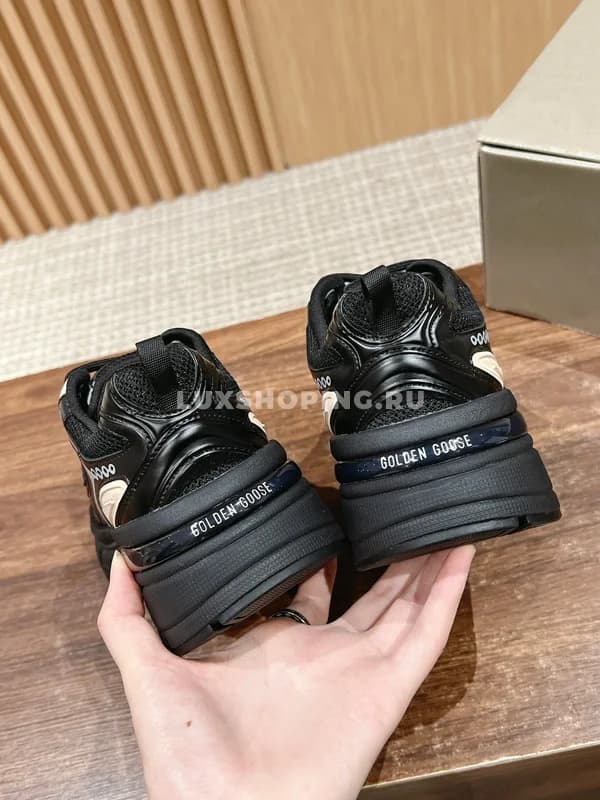 Кроссовки Golden Goose Lightstar черные - фото 6