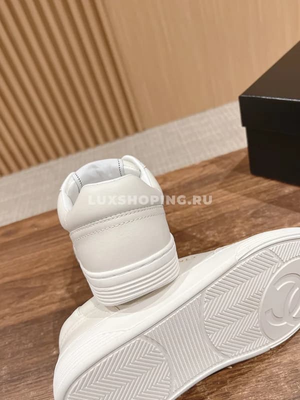 Кеды Chanel белые c серебряным лого - фото 2