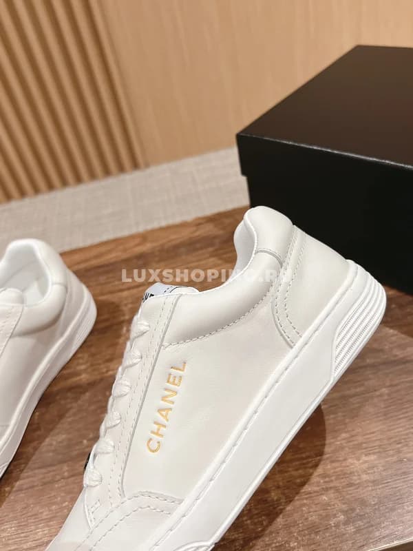 Кеды Chanel белые c серебряным лого - фото 3