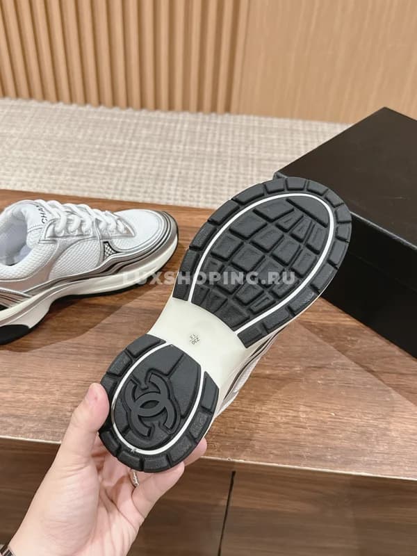 Классические кроссовки Chanel белые - фото 6