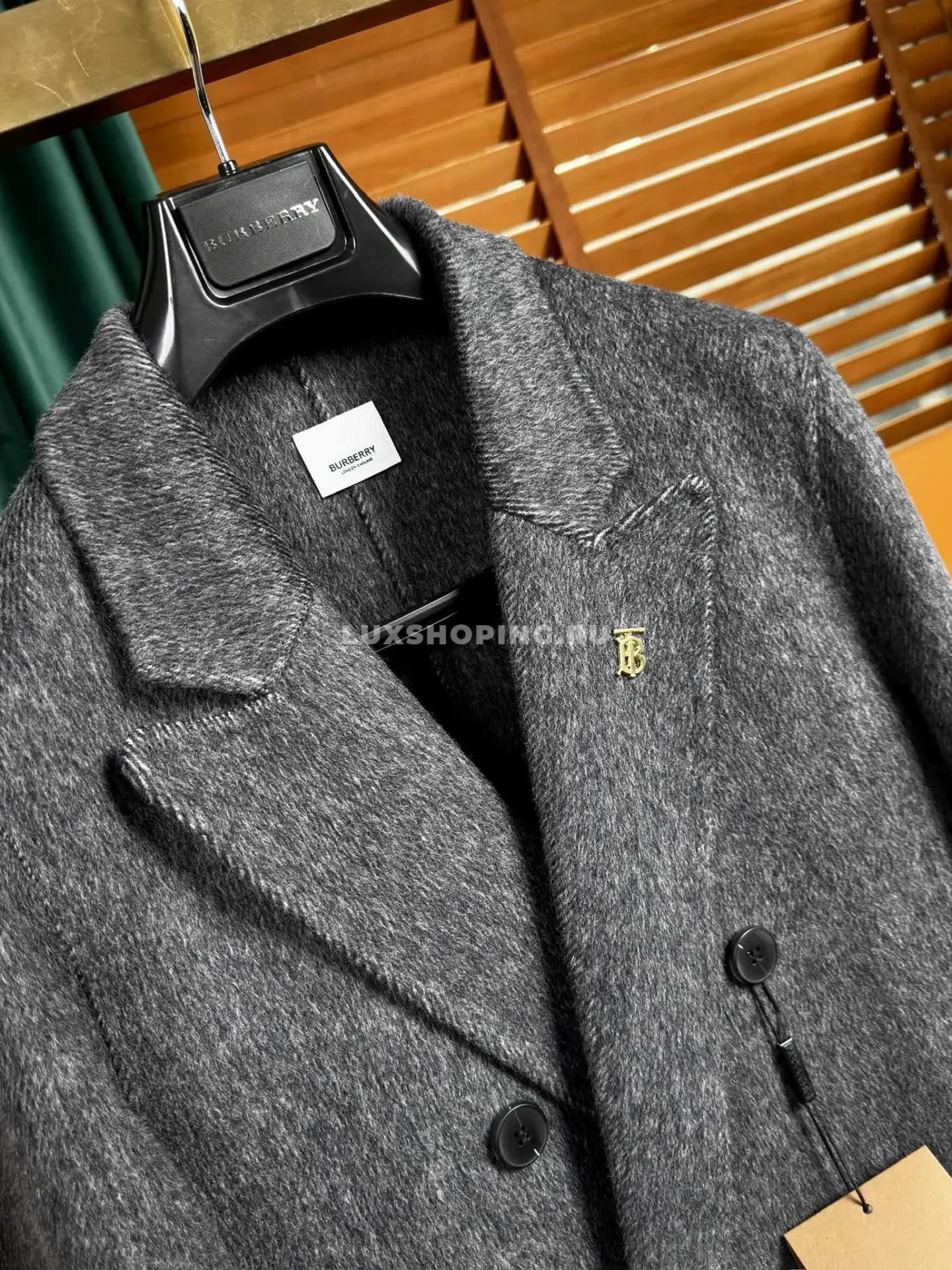 Пальто Burberry c эмблемой серое - фото 2