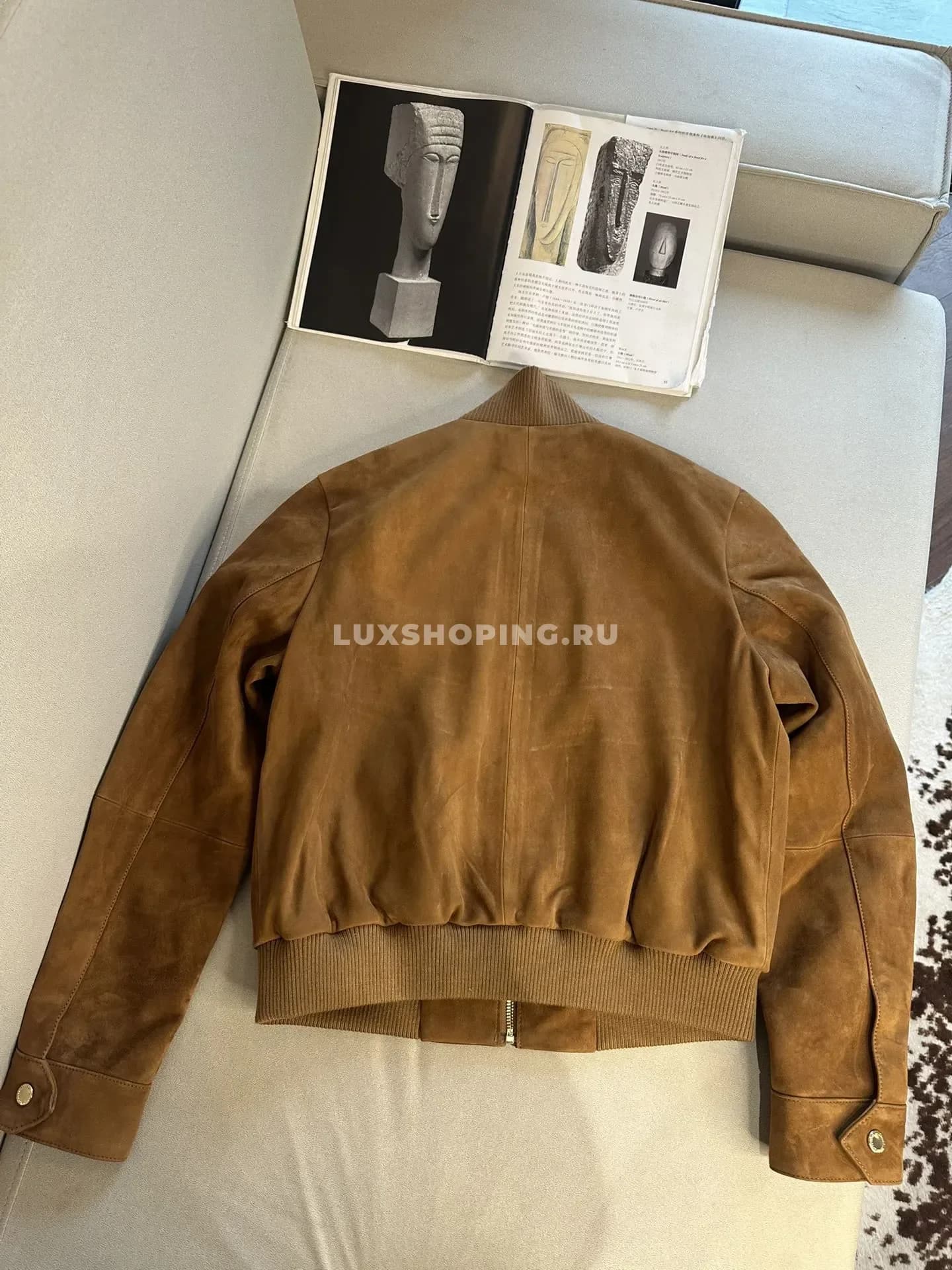 Куртка Miu из замши коричневая - фото 2