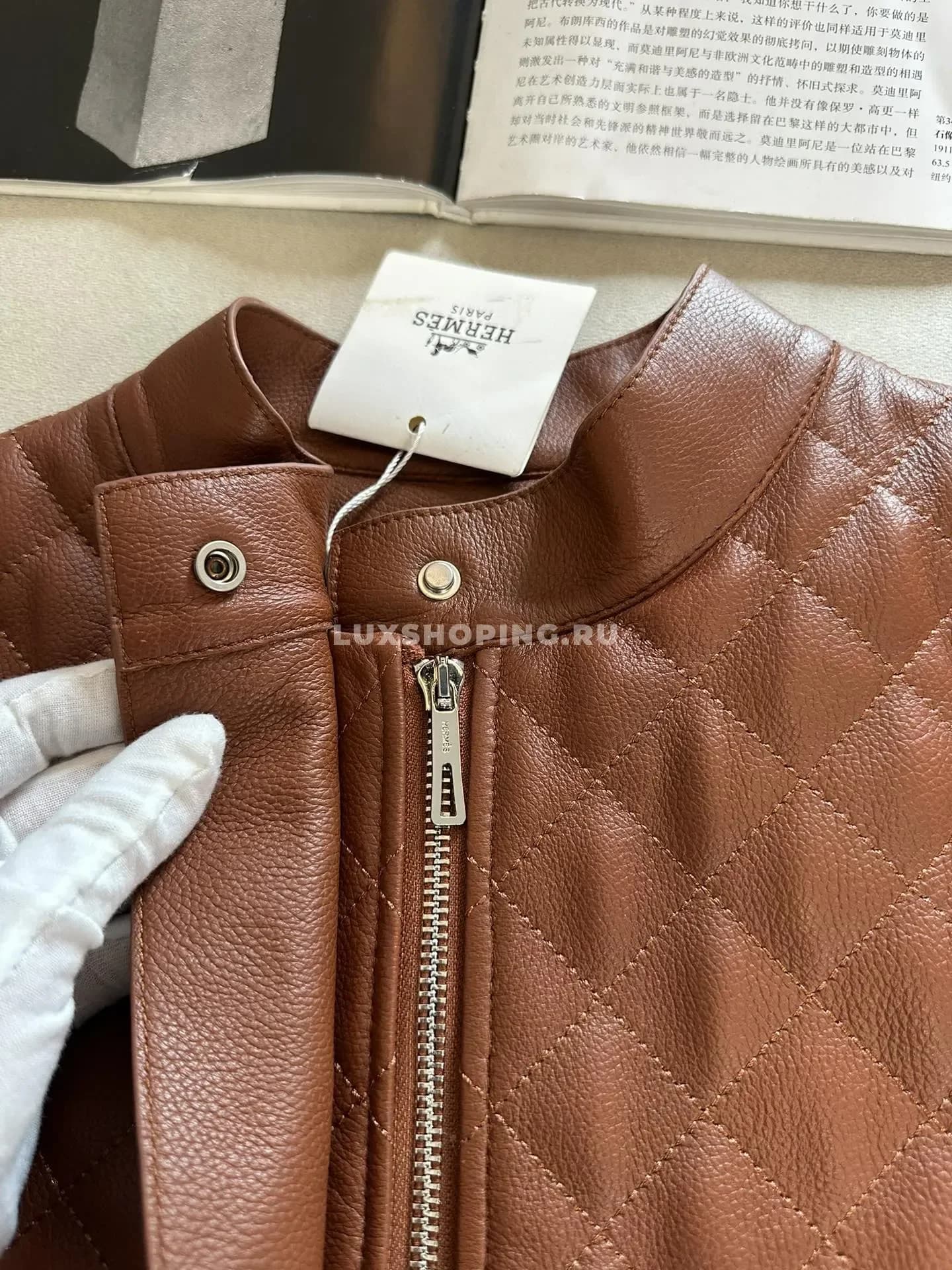 Кожаная куртка Bottega коричневая - фото 7