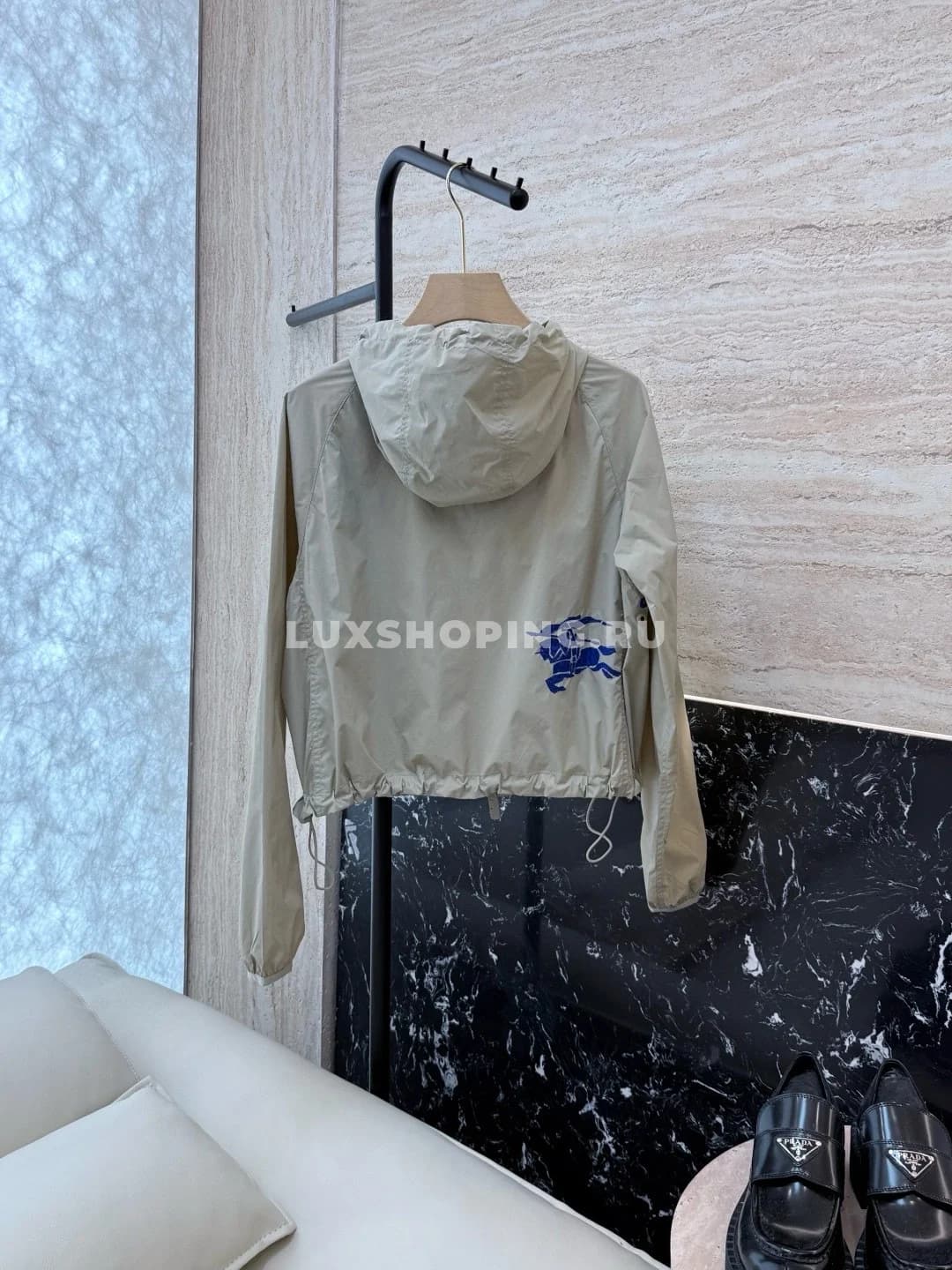 Burberry легкая дышащая удобная куртка, бежевая - фото 2