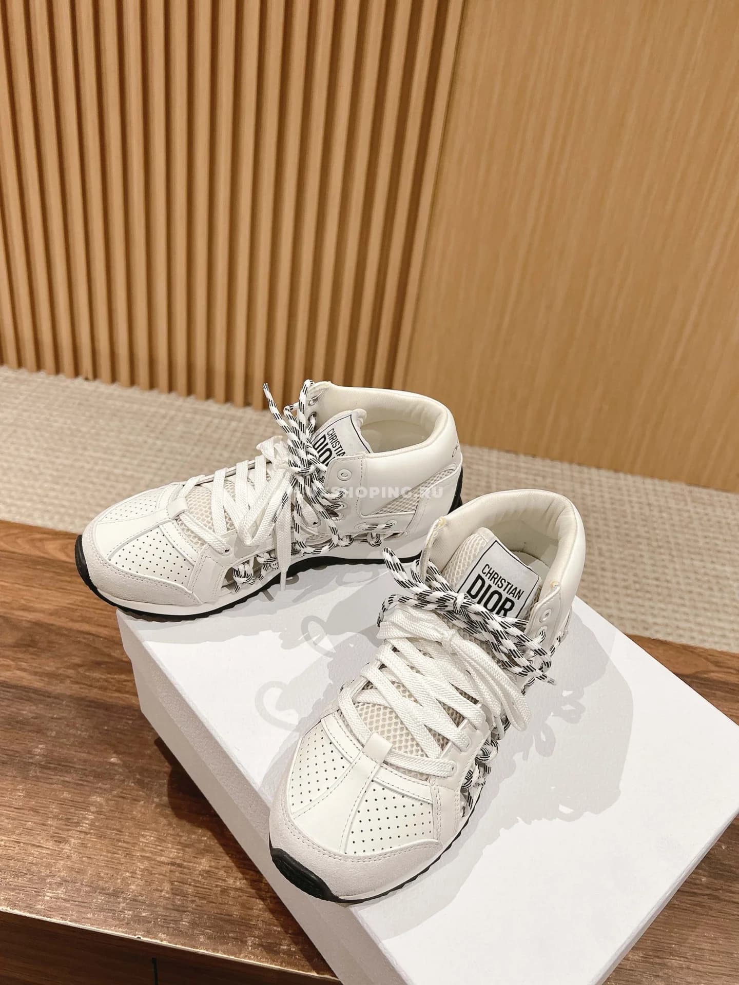 Первые высокие кроссовки Dior белые - фото 5