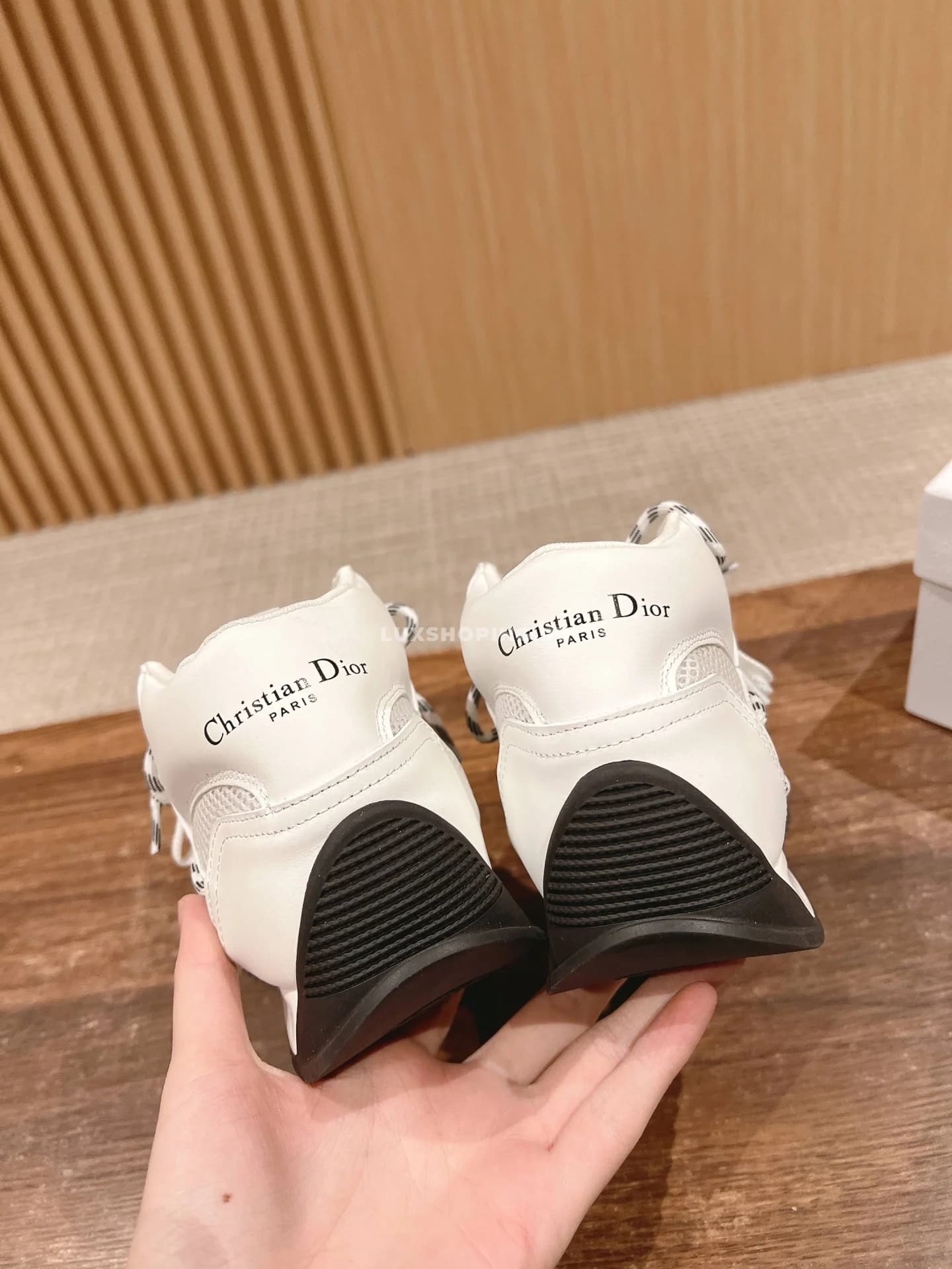 Первые высокие кроссовки Dior белые - фото 7