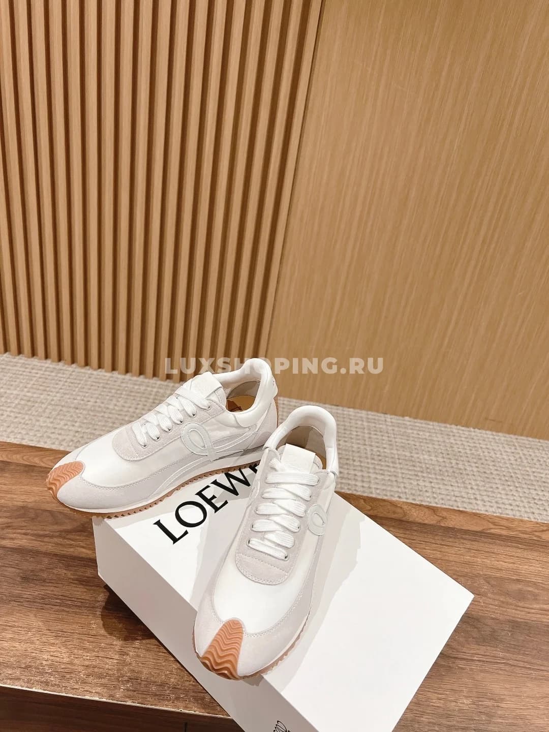 Кроссовки Loewe FLOW RUNNER белые - фото 4