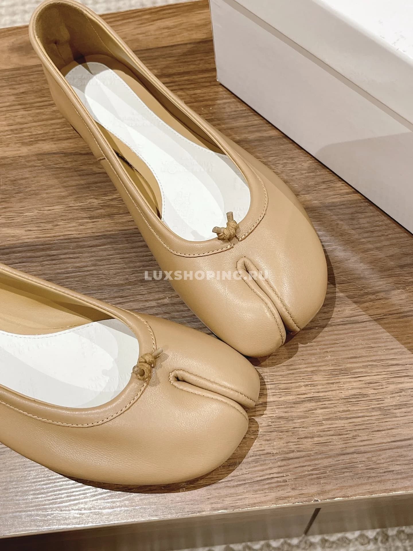 Балетки Margiela Tabi коричневые - фото 2