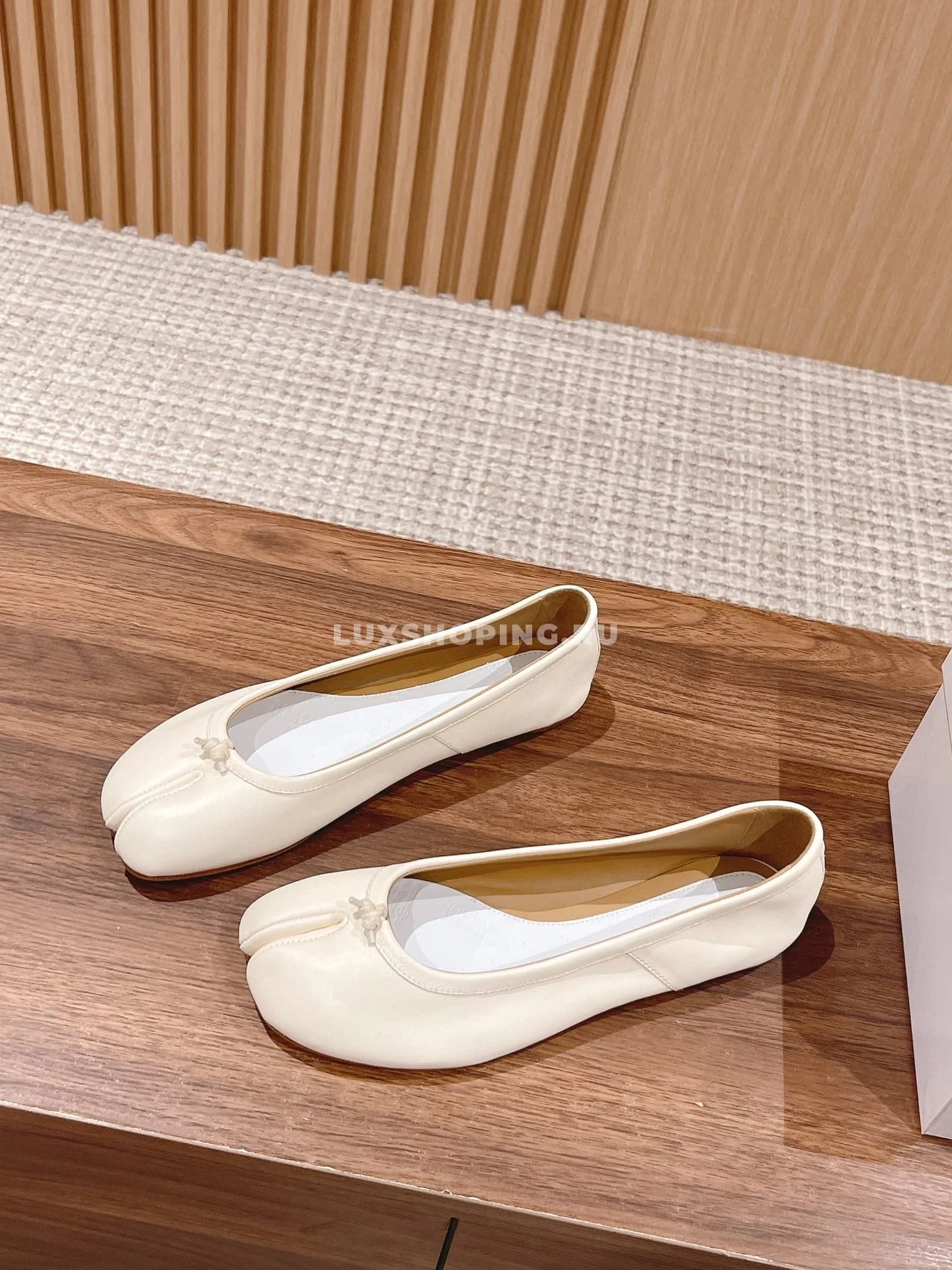 Балетки Margiela Tabi белые - фото 2