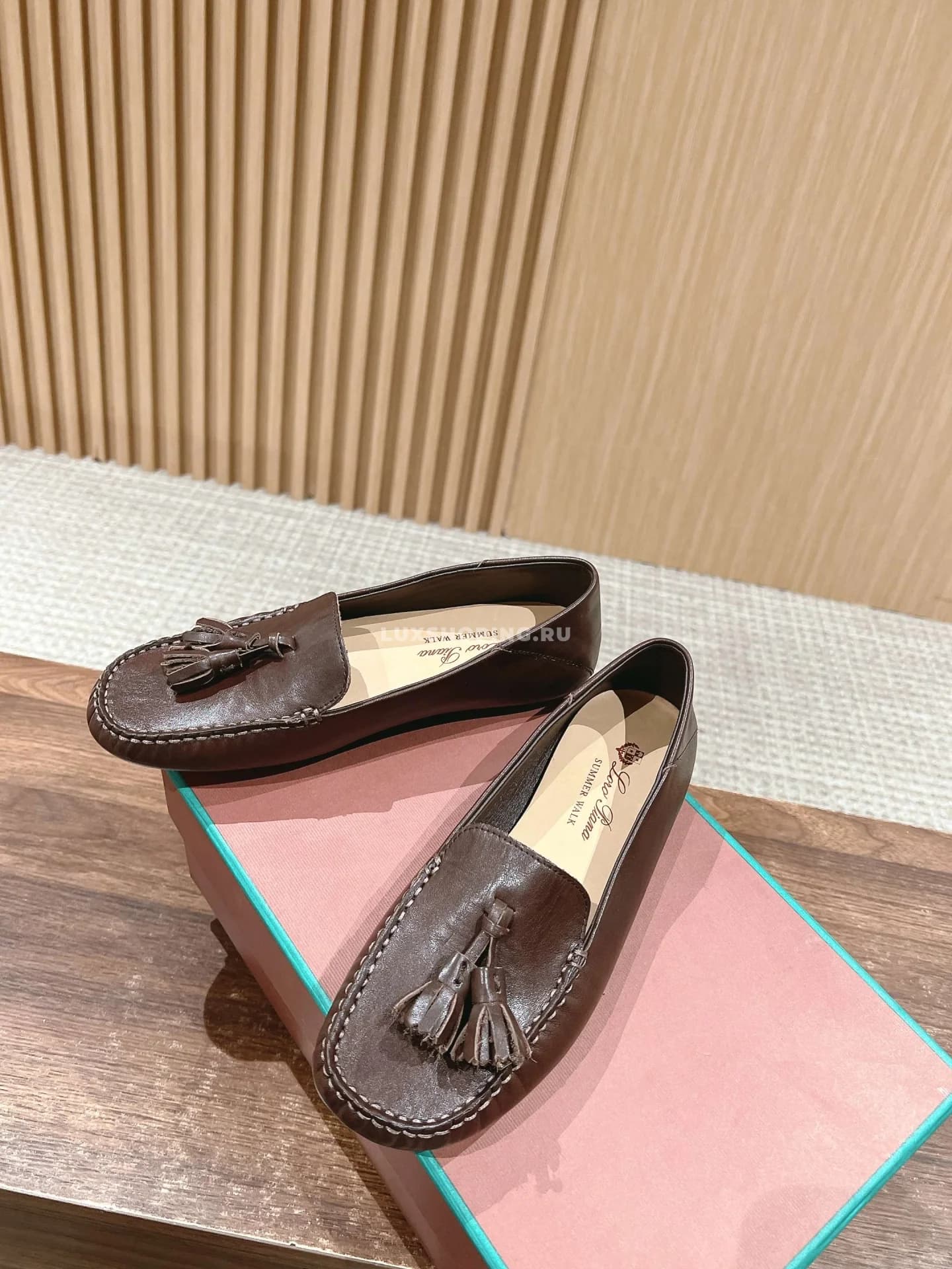 Мокасины кожанные с кисточками Loro Piana темно коричневые - фото 4