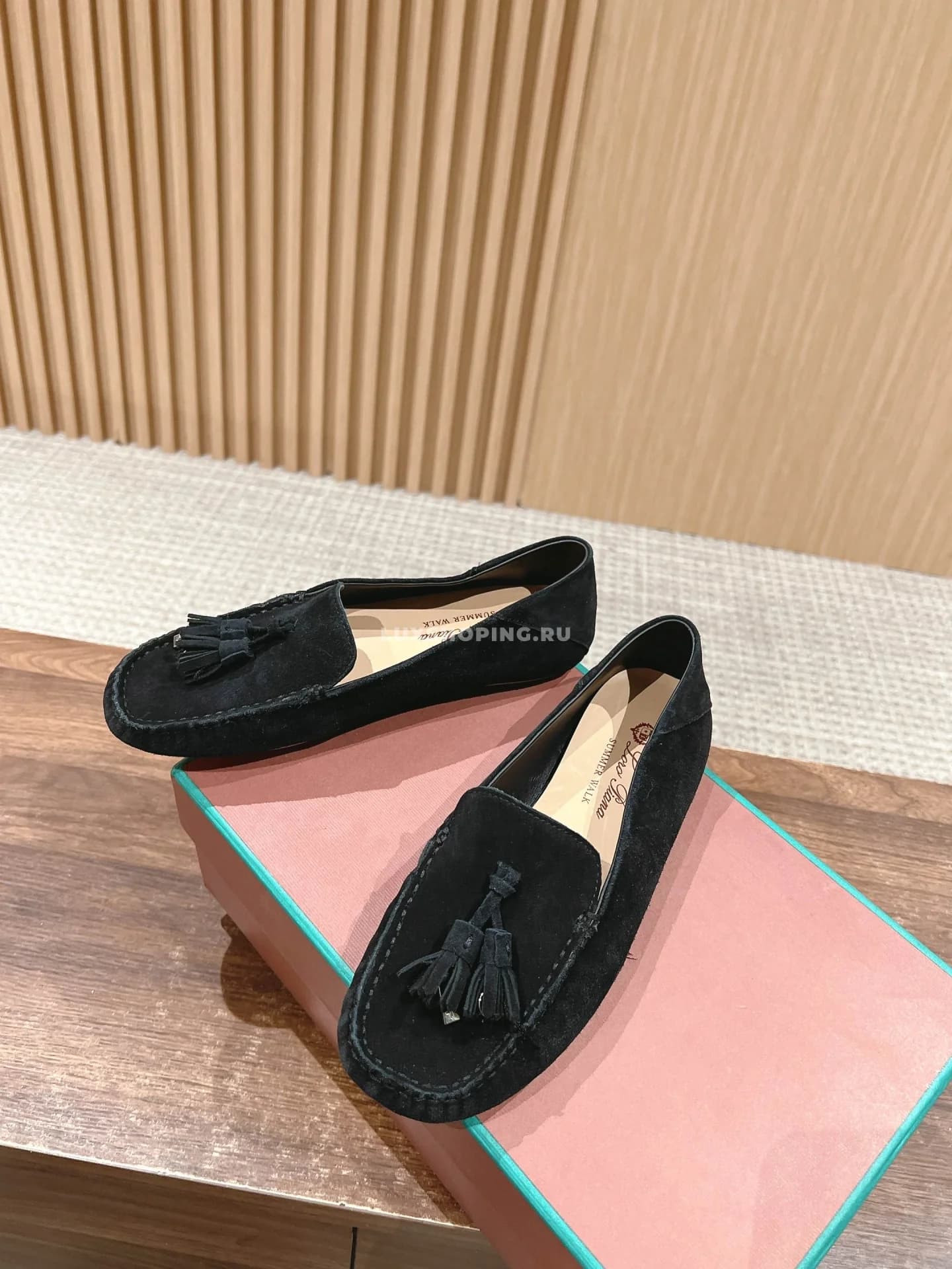 Мокасины замшевые с кисточками Loro Piana черные - фото 3