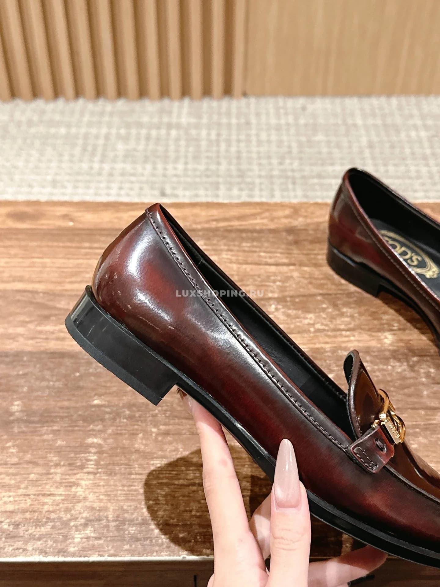 Лоферы Tods лакированные коричневые - фото 6