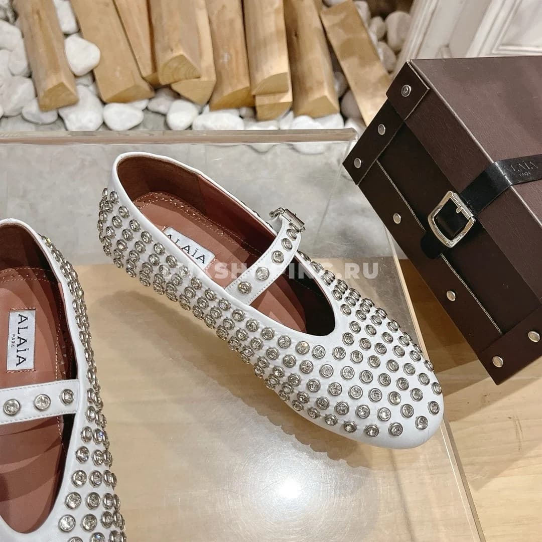 Балетки ALAÏA Crystal-Embellished белые - фото 5