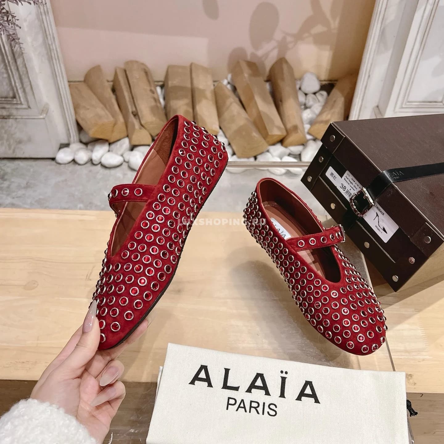 Балетки ALAÏA Crystal-Embellished бордовые - фото 5