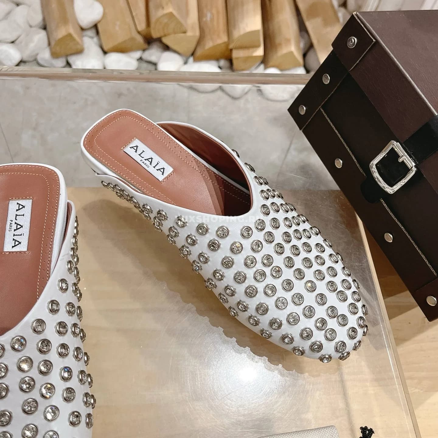 Мюли ALAÏA Crystal-Embellished белые - фото 4