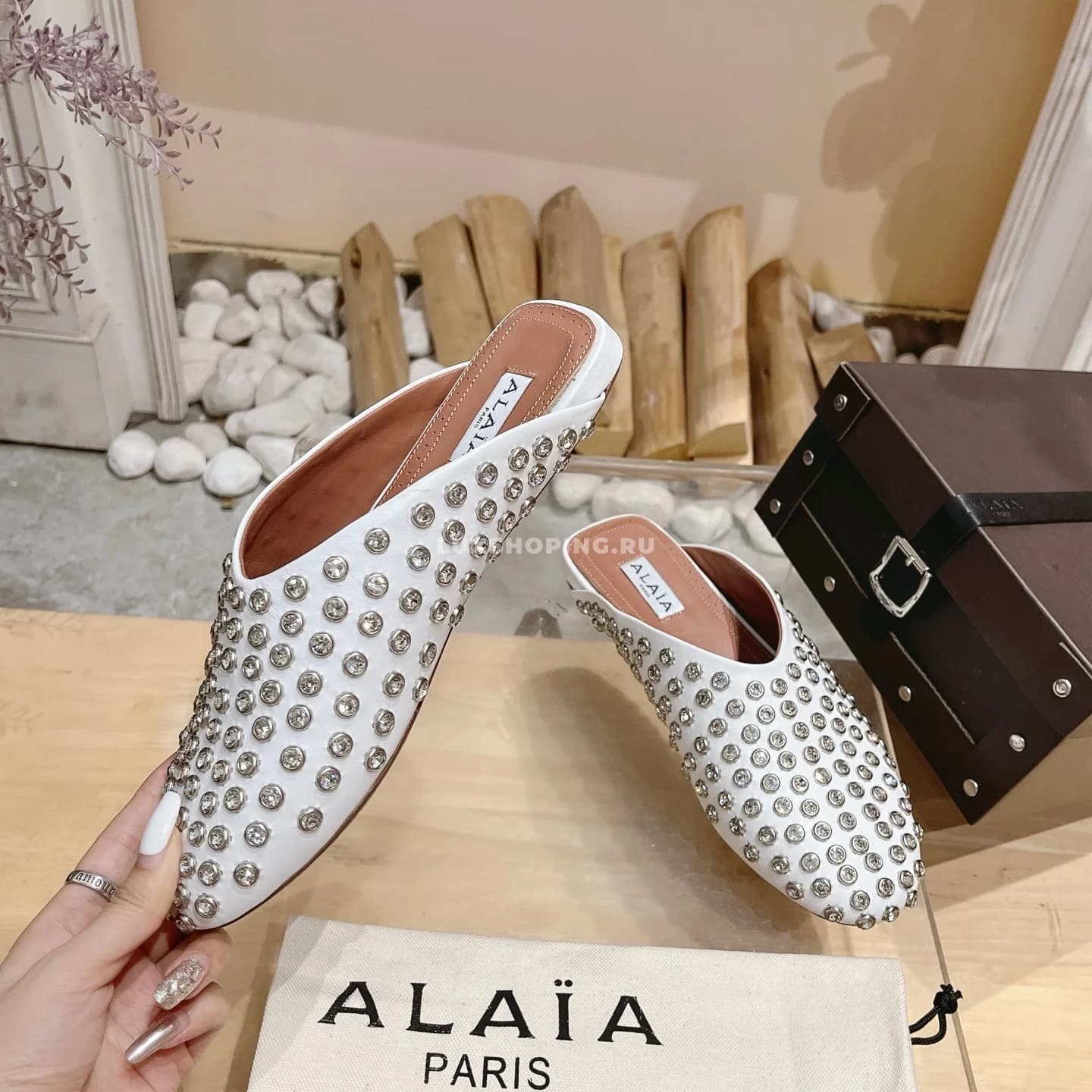 Мюли ALAÏA Crystal-Embellished белые - фото 5