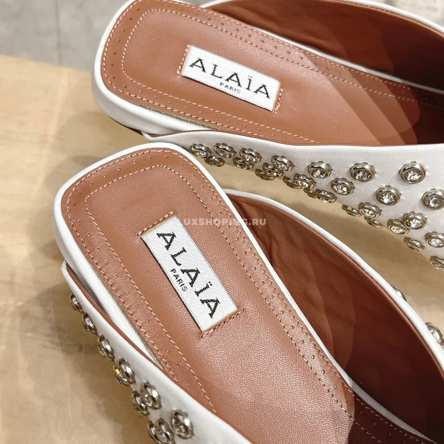 Мюли ALAÏA Crystal-Embellished белые - фото 6