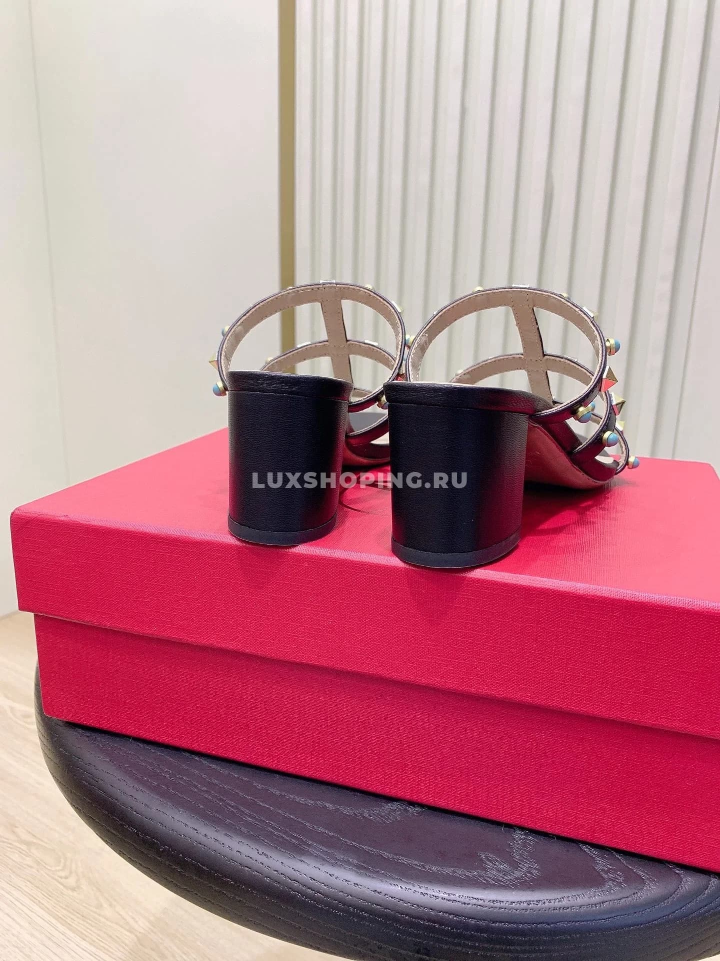 Туфли Valentino 2025 на высоком каблуке, черные - фото 2