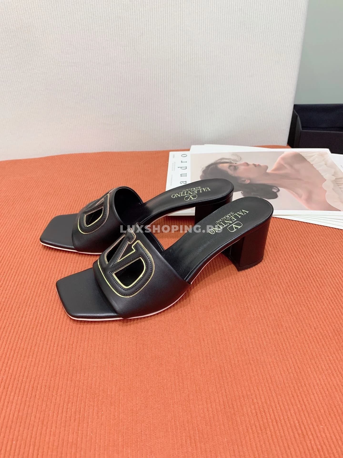 Босоножки Valentino на высоком каблуке, черные - фото 4