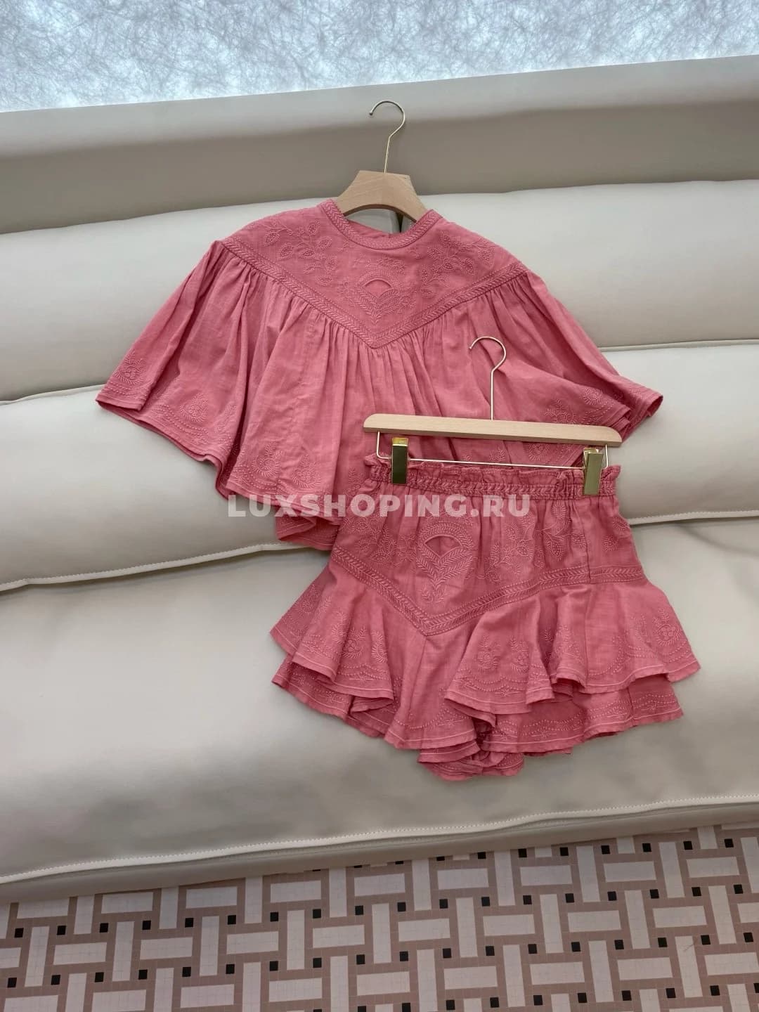 Zimmermann льняной костюм вышивкой и арбузно-красный - фото 3