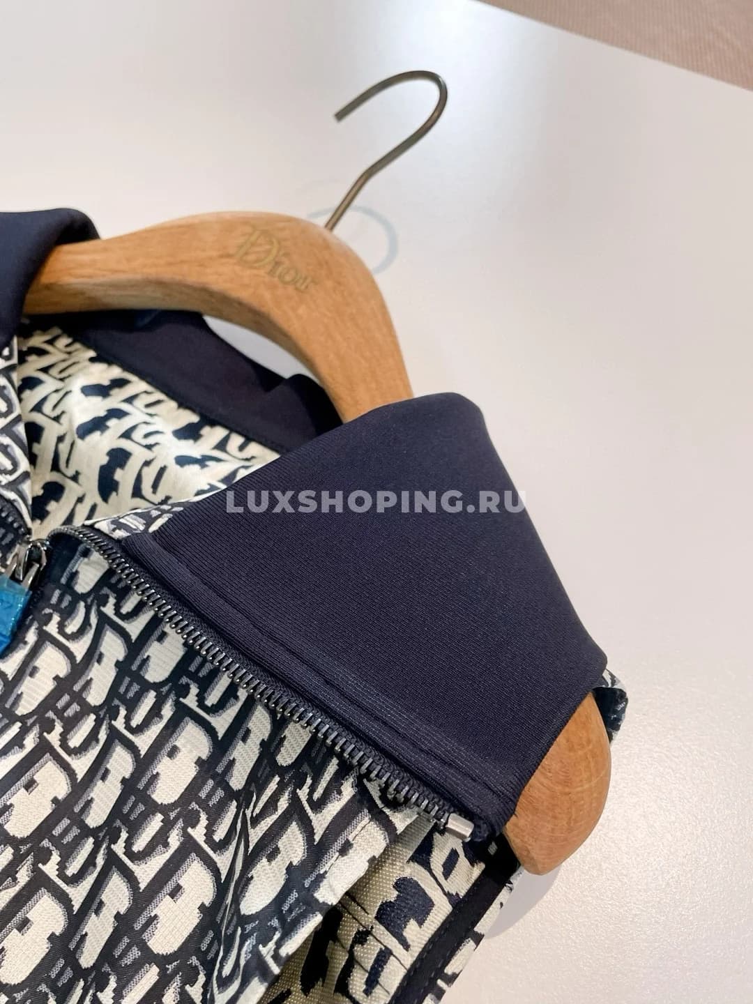 Dior плиссированное платье с поясом и лацканами  - фото 6