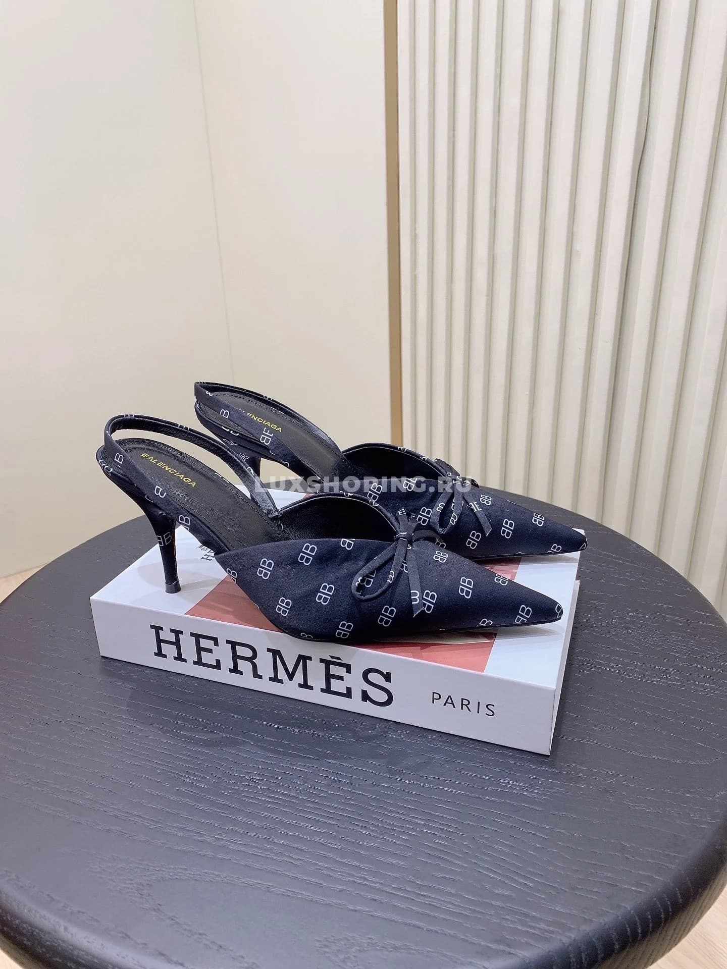 Туфли Balenciaga с открытой пяткой и застежкой - фото 4