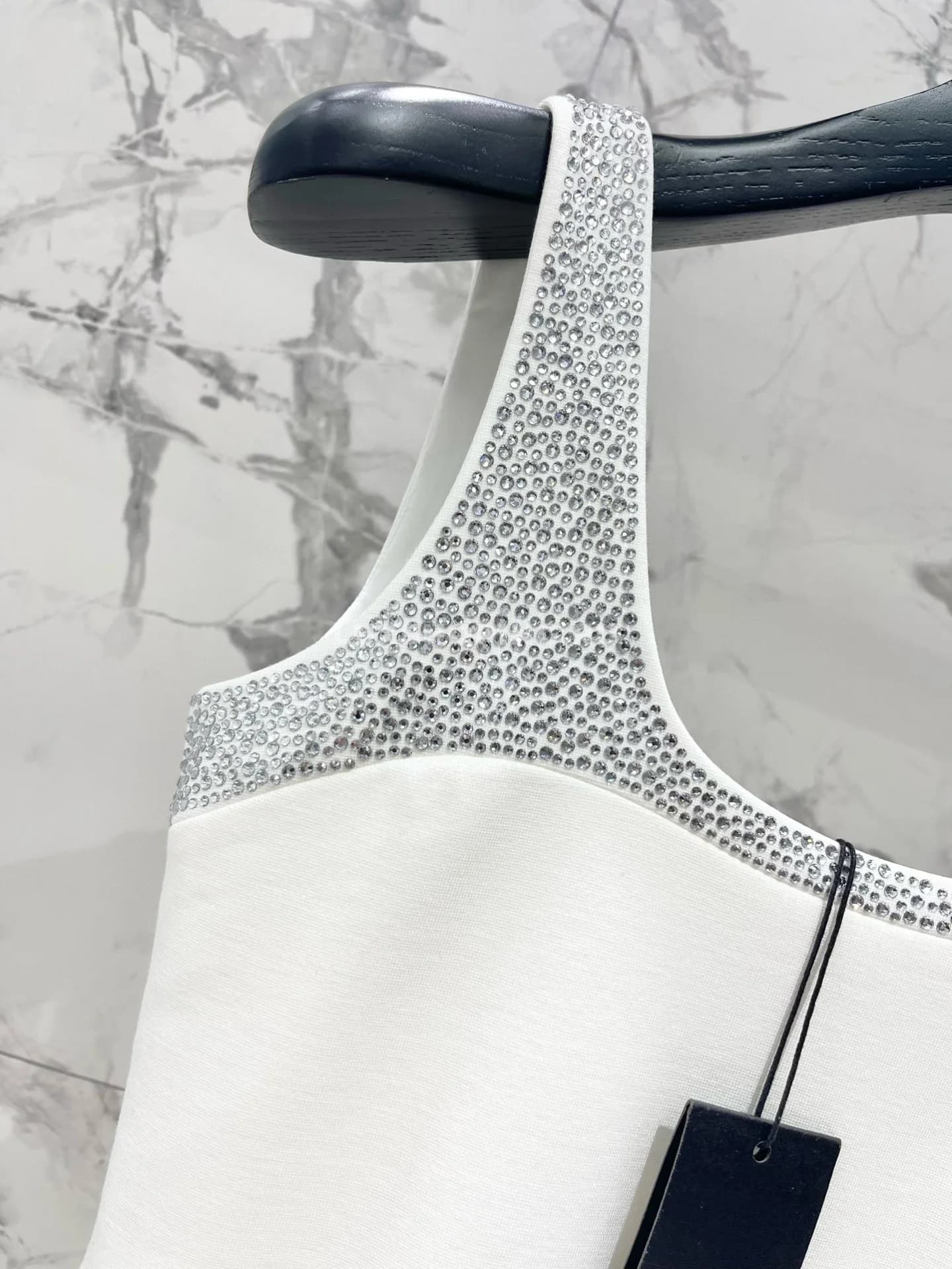 Saint Laurent Платье мини из джерси, украшенное кристаллами белое - фото 4