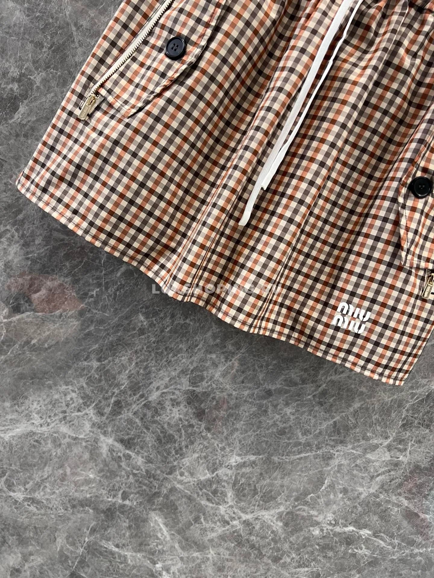 Miu Miu куртка с капюшоном и мини-юбка на шнурке клетка - фото 9