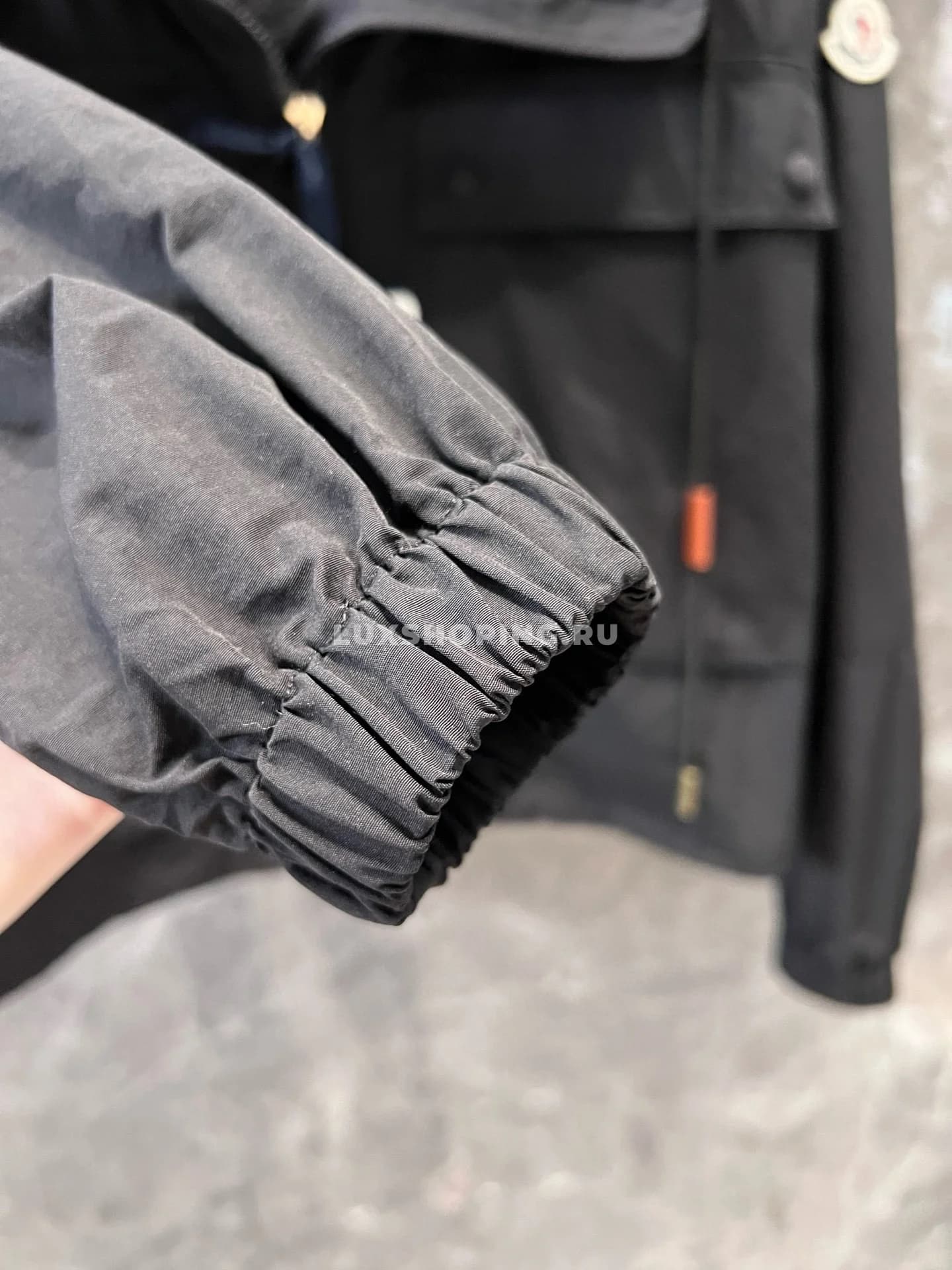 Moncler Нейлоновая ветровка с капюшоном и логотипом черный - фото 6