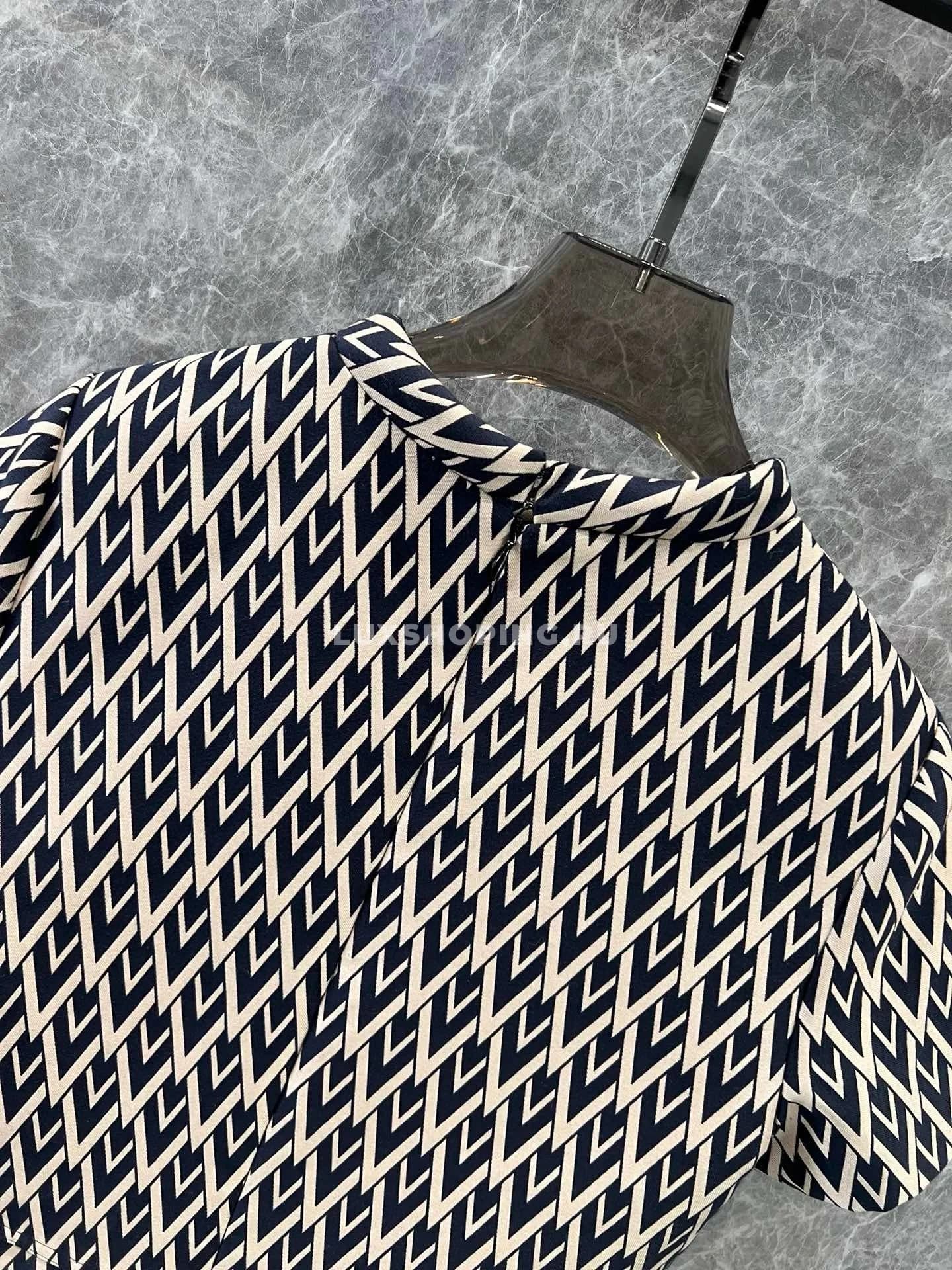 Valentino Жаккардовое платье с фирменным узором - фото 5