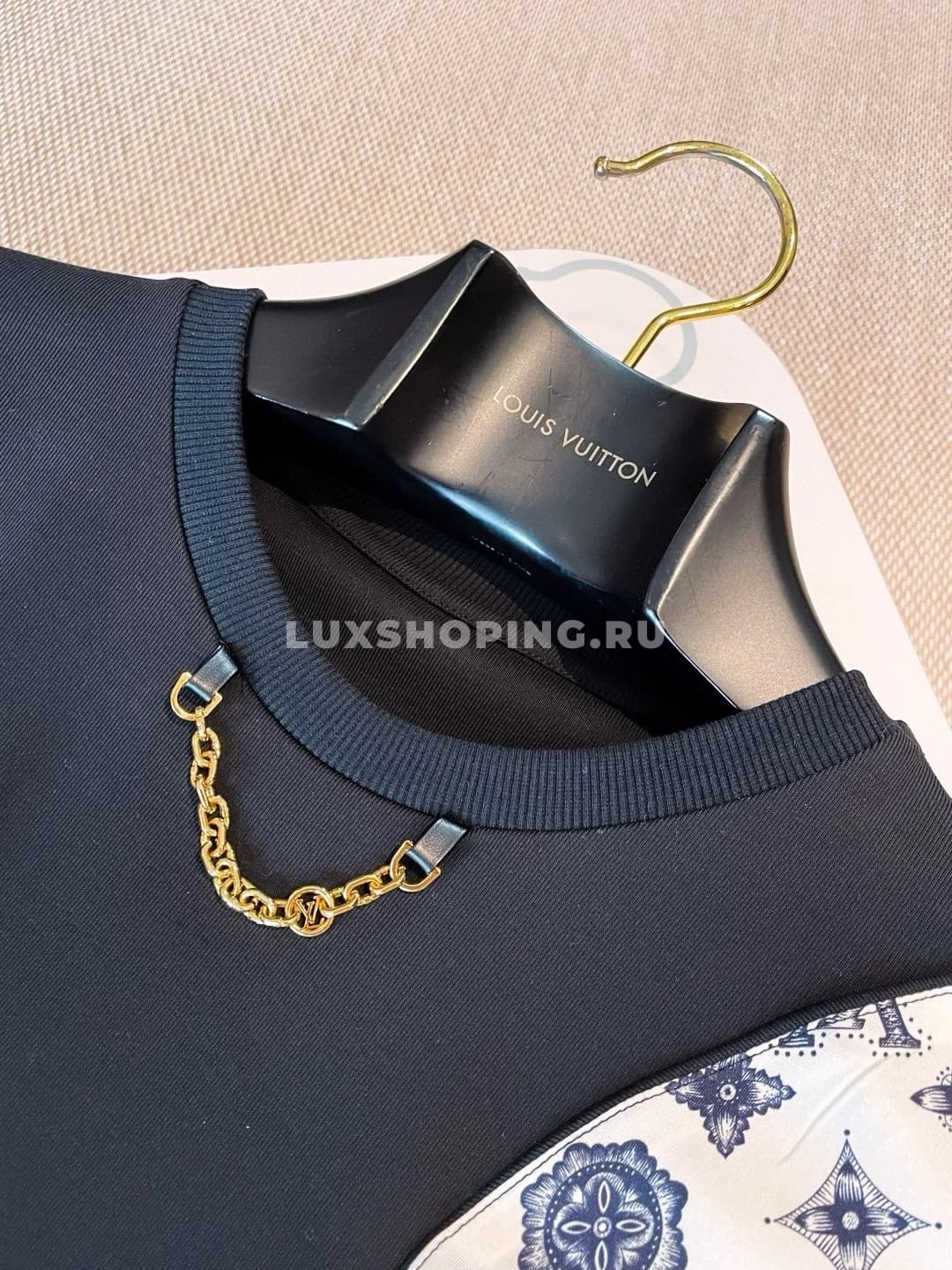 Louis Vuitton Платье с оборками на рукавах и поясом - фото 5