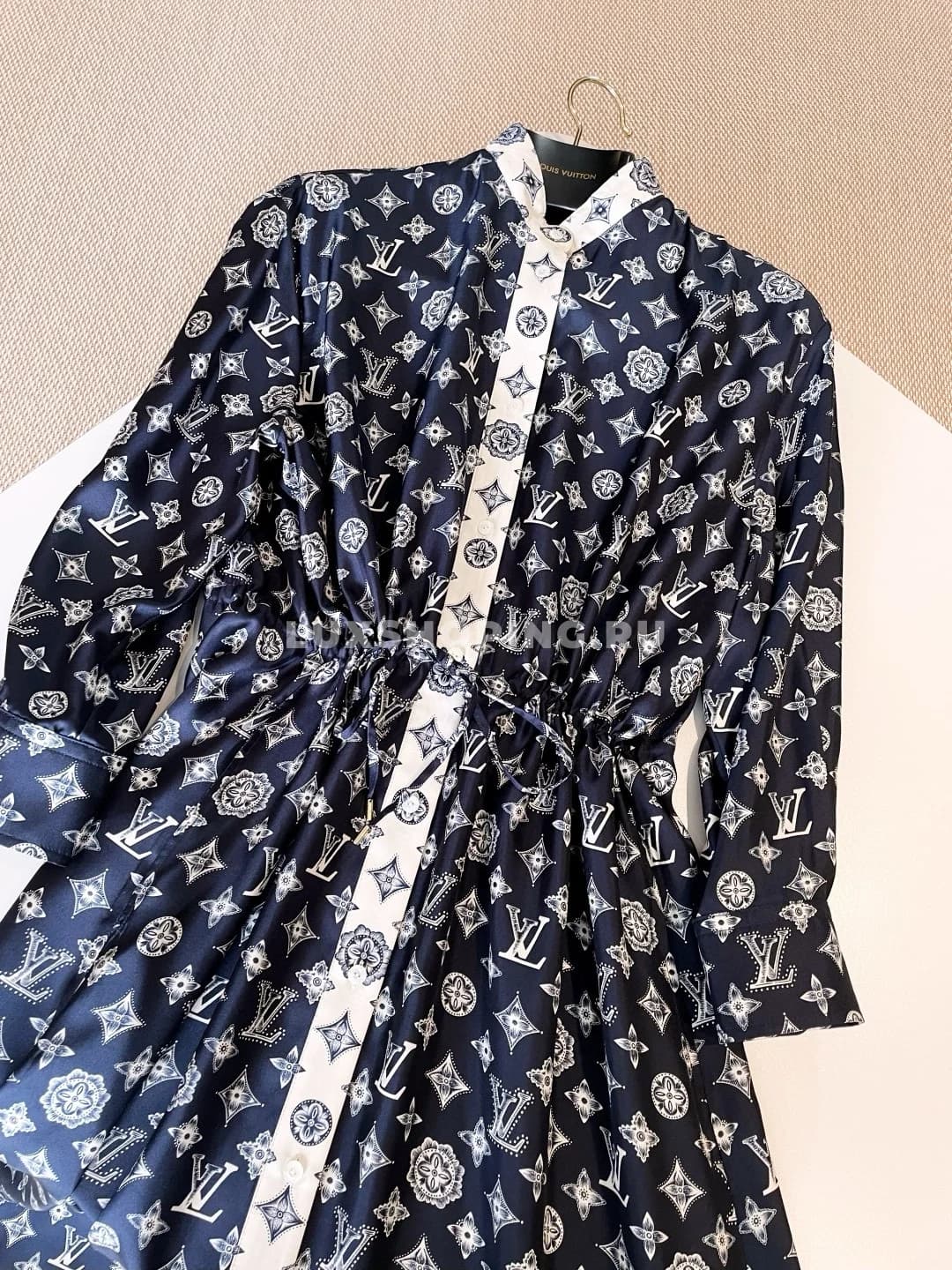 Louis Vuitton Платье из натурального шелка с принтом Monogram - фото 4