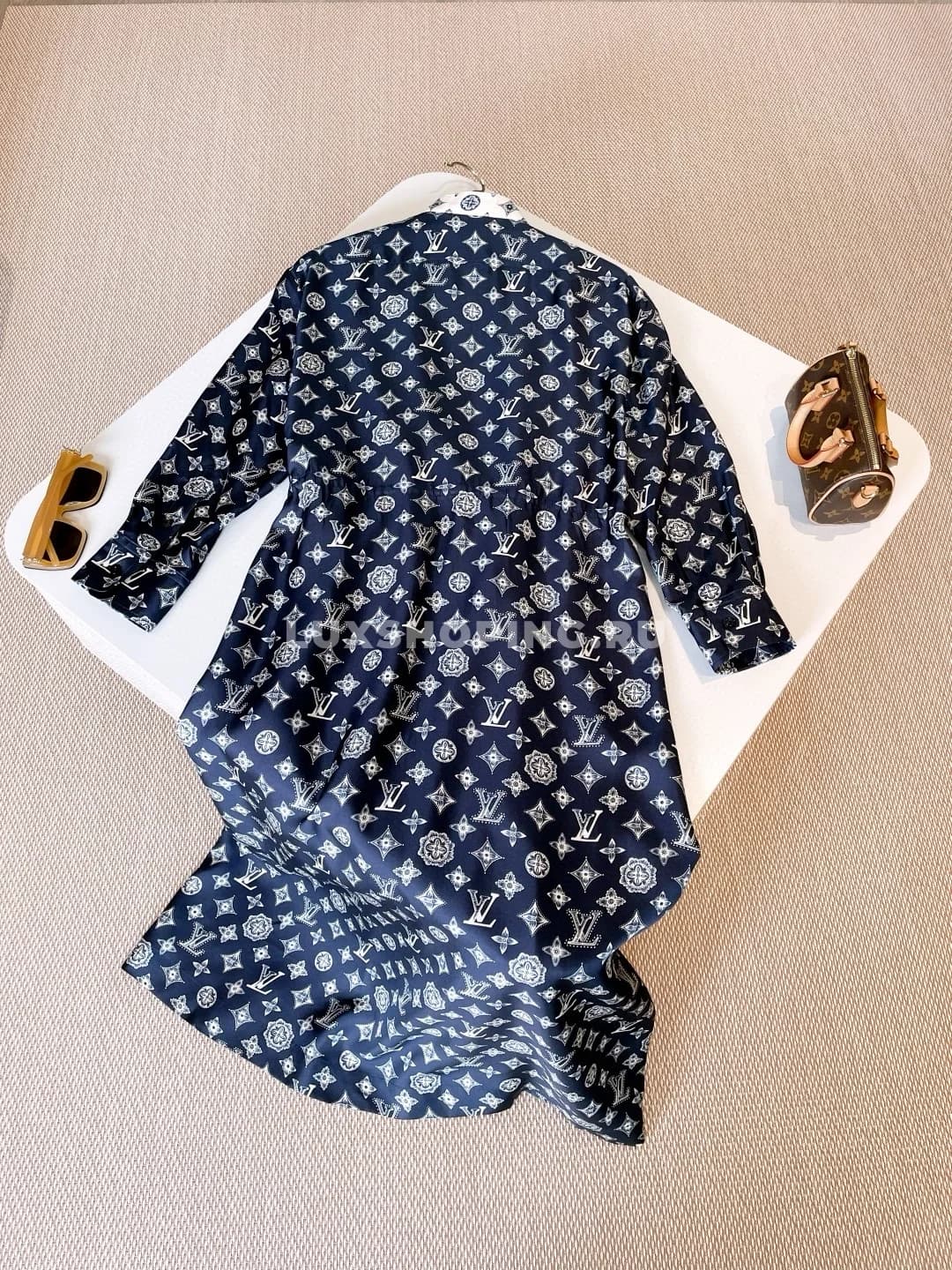 Louis Vuitton Платье из натурального шелка с принтом Monogram - фото 9