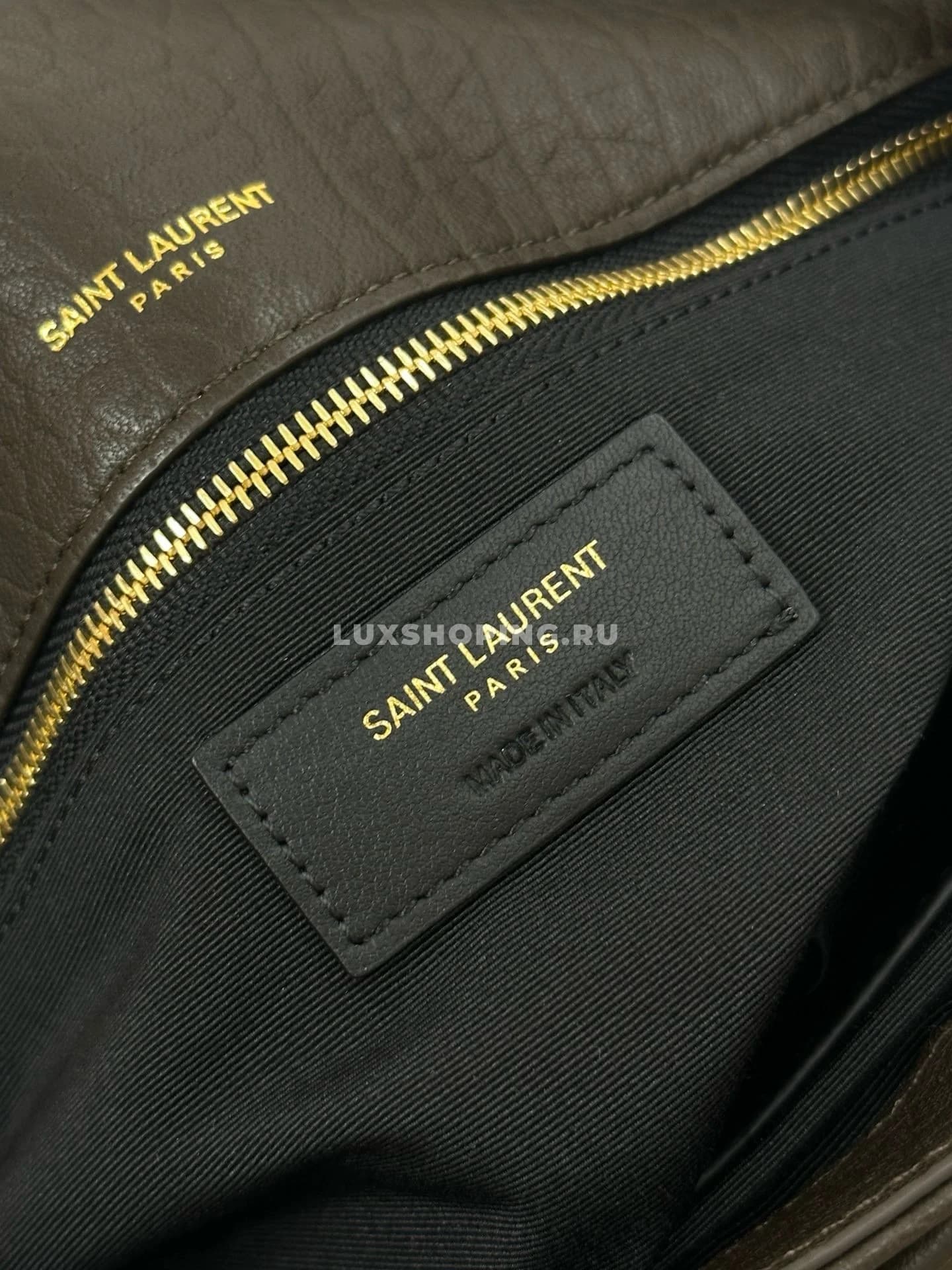 Saint Laurent Сумка Niki 28 см Gold из мягкой овечьей кожи - фото 7