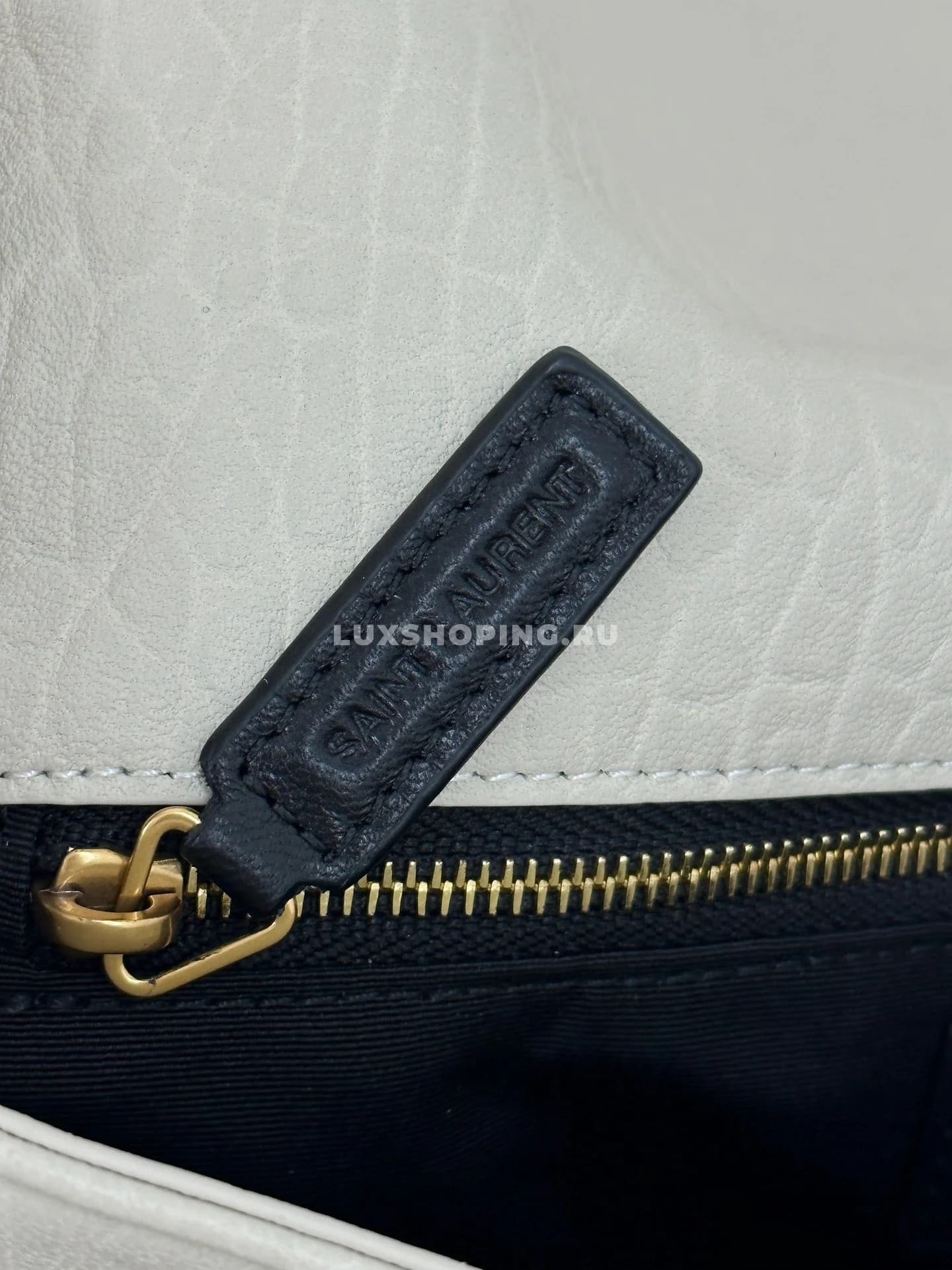 Saint Laurent Сумка Niki 28 см из мягкой овечьей кожи Белая - фото 11