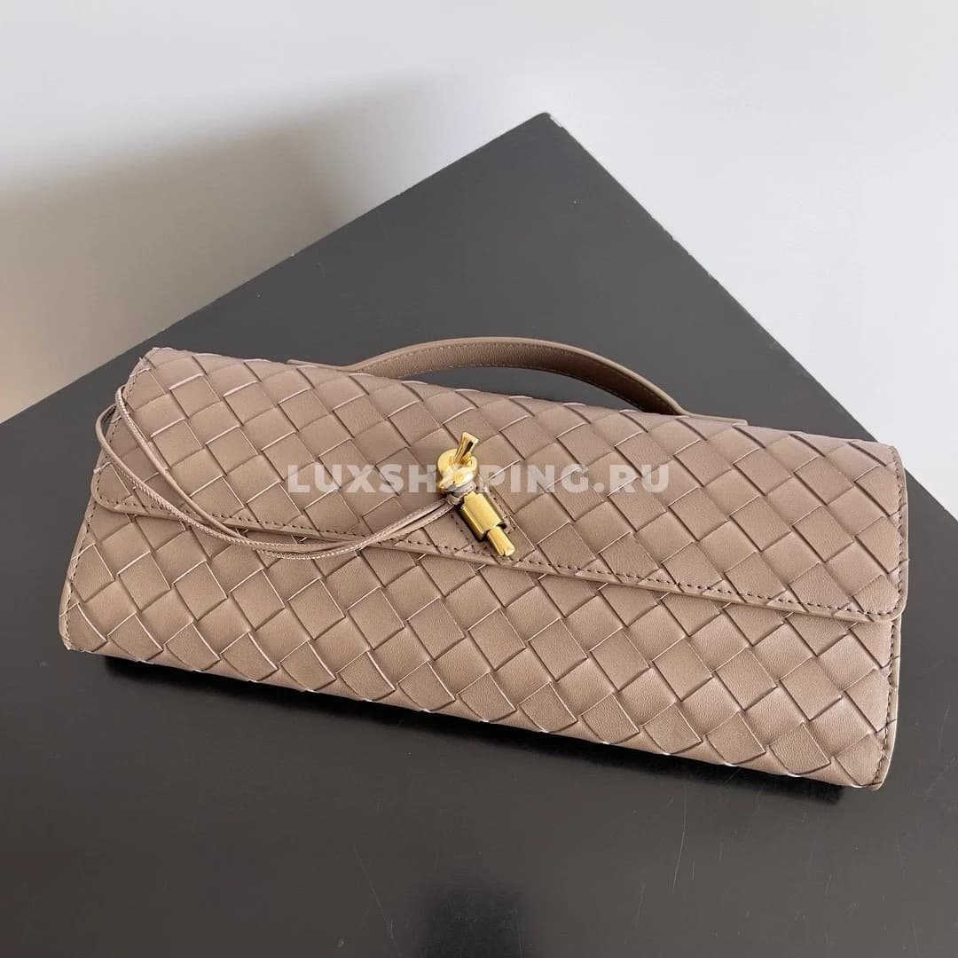 Сумка BOTTEGA VENETA ANDIAMO Clutch в оттенке "беж" - фото 2