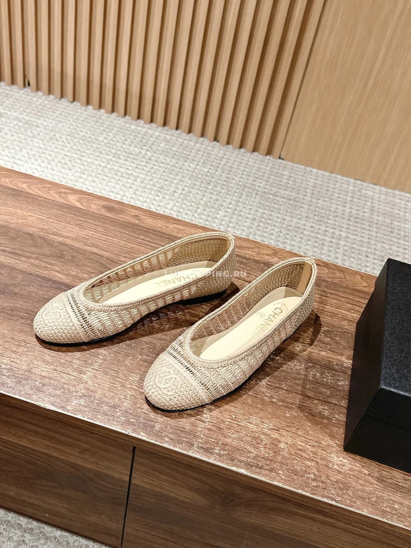 Балетки Chanel белые в классическом стиле - фото 3
