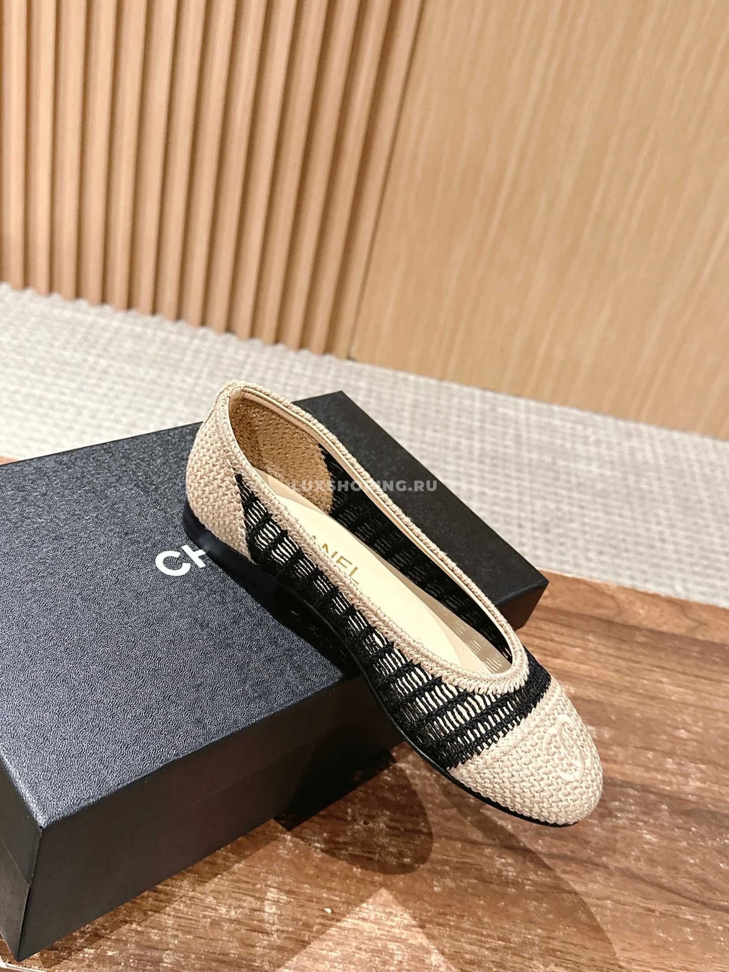 Балетки Chanel белые с черным в классическом стиле - фото 3