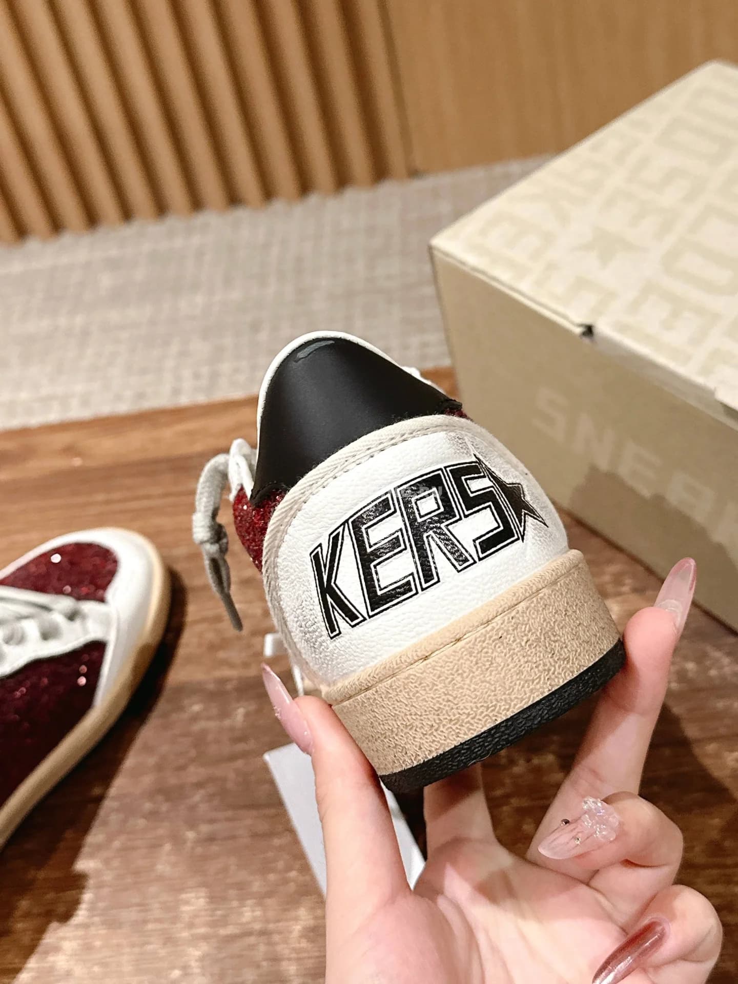 Кроссовки Golden Goose Superstar Sabot красные со стразами - фото 5