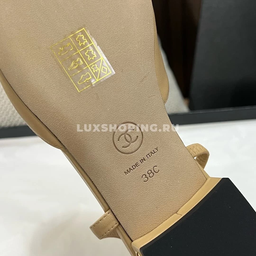 Босоножки Chanel бежевые на низкой платформе - фото 4