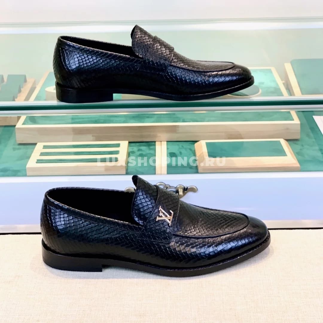 Лоферы Louis Vuitton с пряжкой и лого змеиные - фото 5