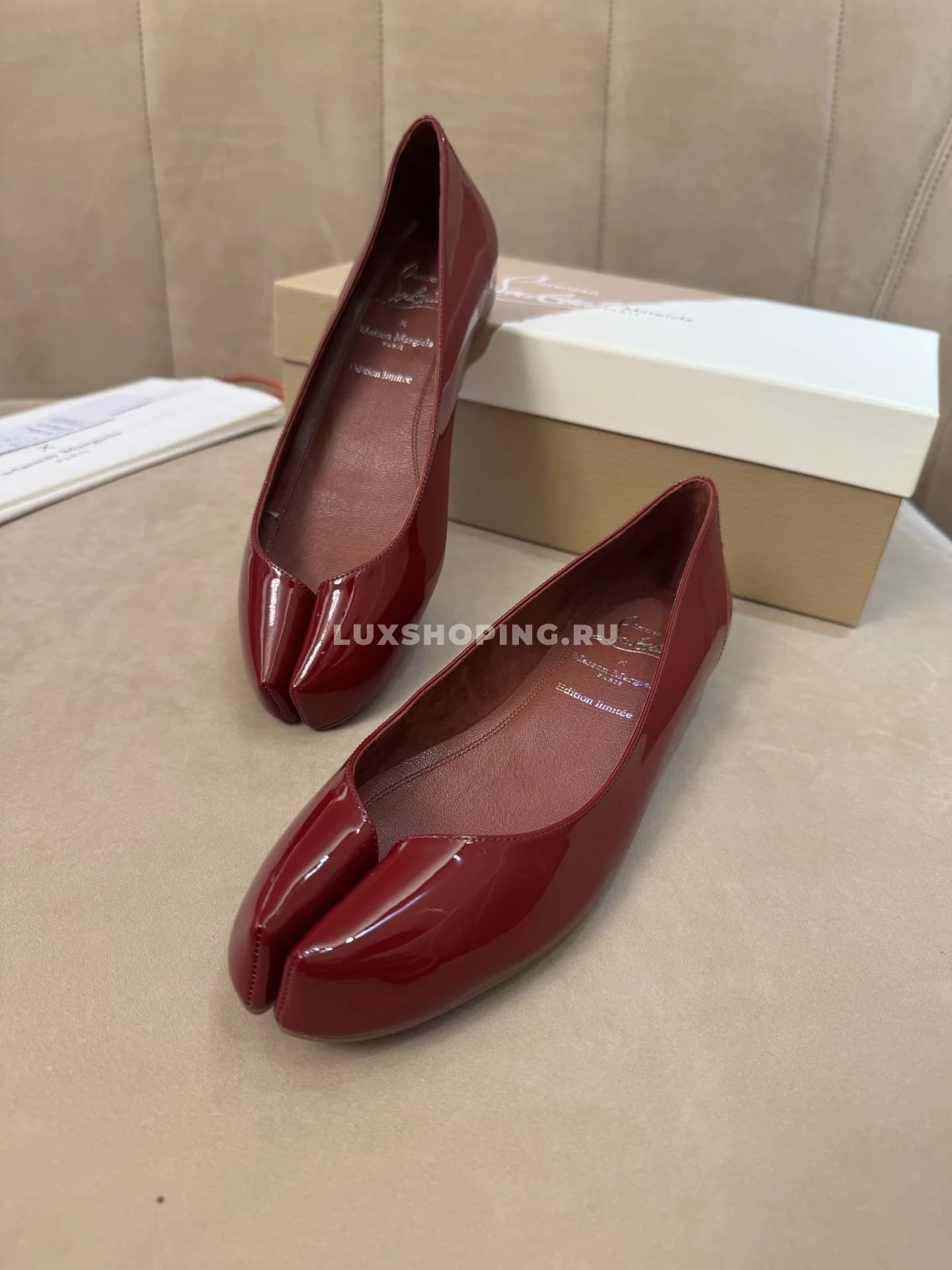 Балетки Margiela с раздвоенным носком красные - фото 2