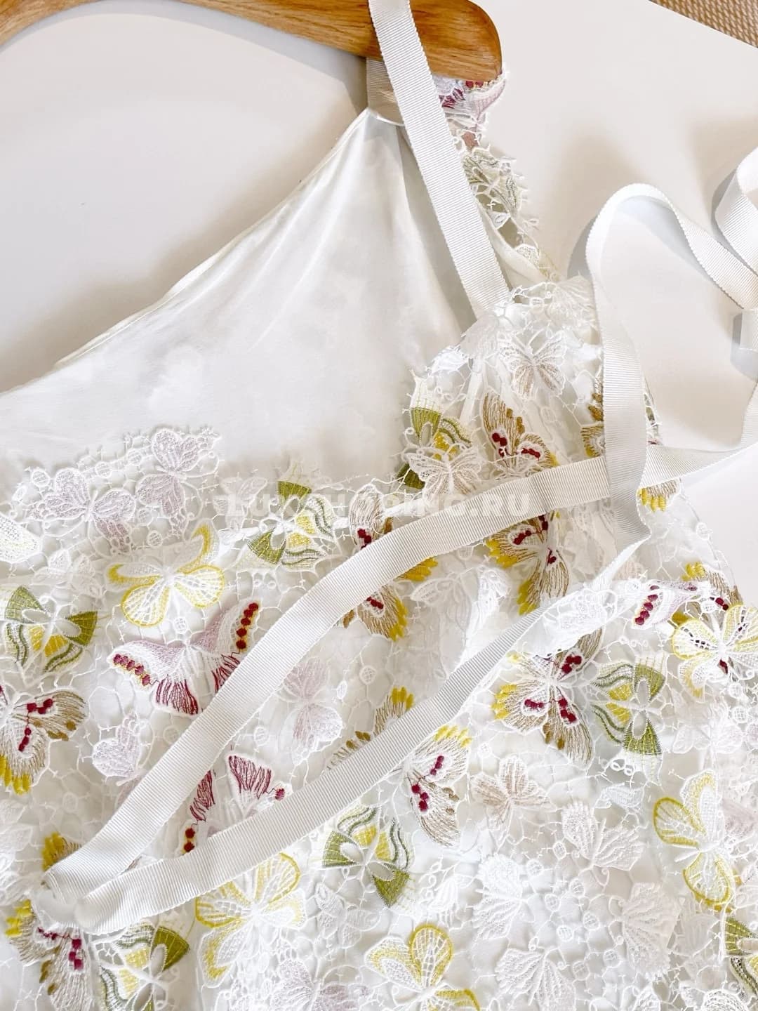 DIOR Топ из белого хлопкового кружева с вышитыми бабочками - фото 6