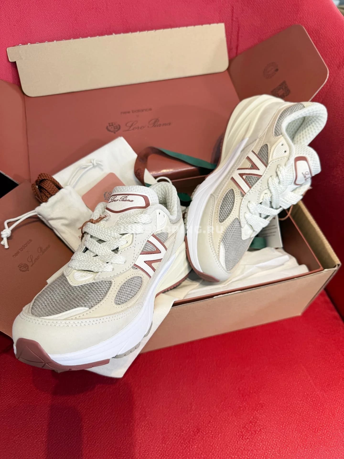 Кроссовки Loro Piana x New Balance 990v6 (унисекс) - фото 2