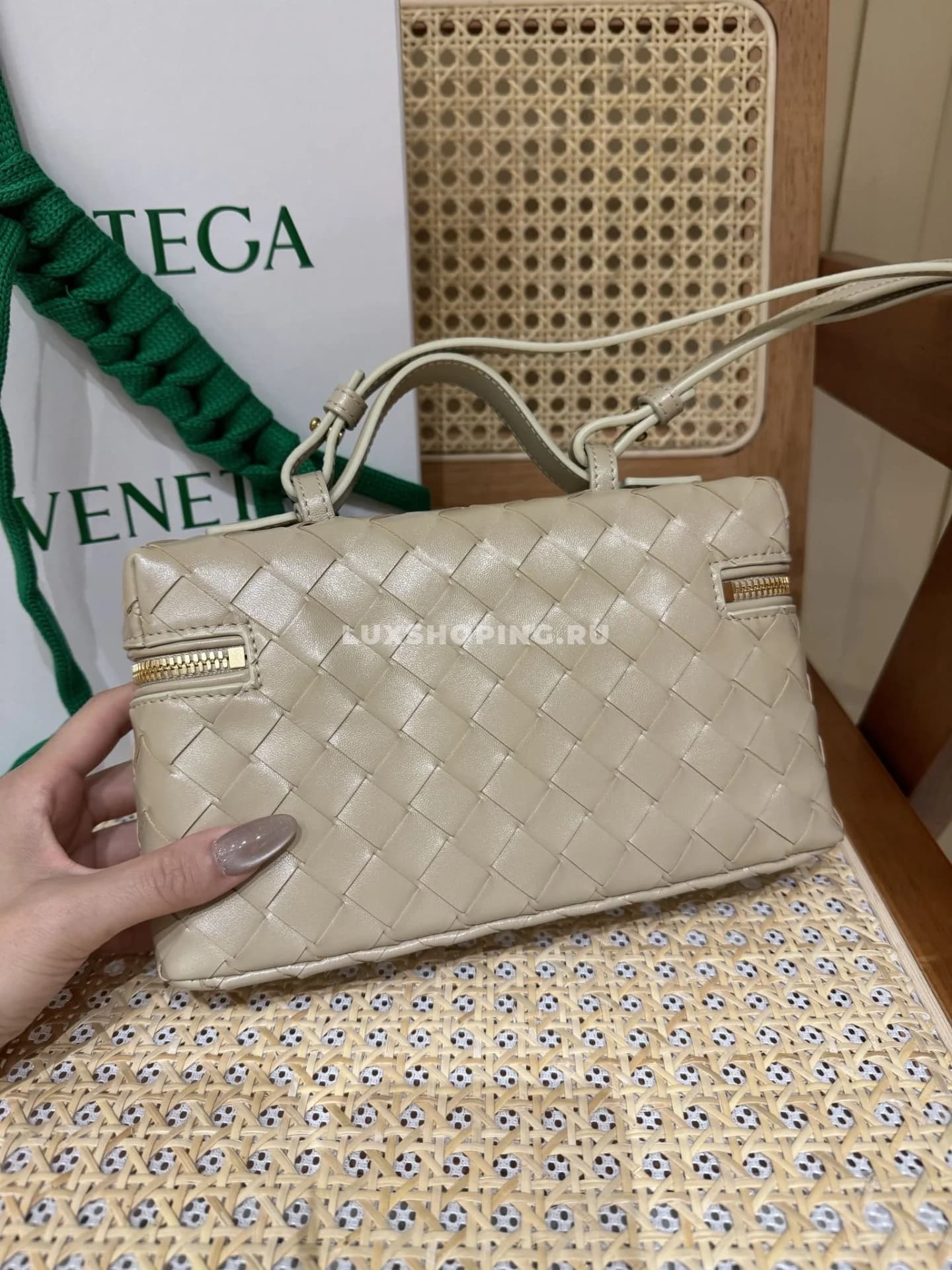 Сумка Bottega Veneta Bang Bang Sea Salt - фото 2