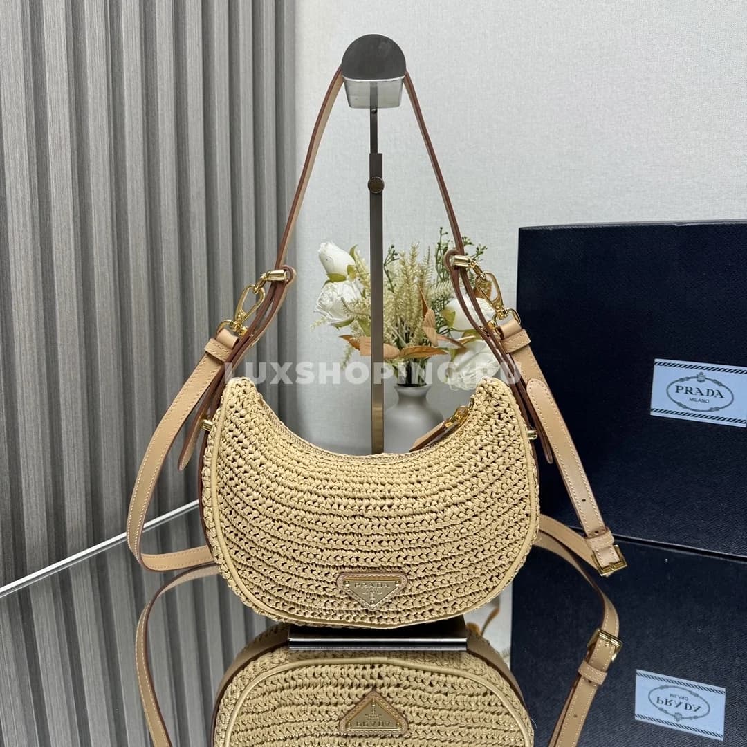 Сумка-луна Prada плетеная из рафии 22,5×18,5×6 см - фото 6